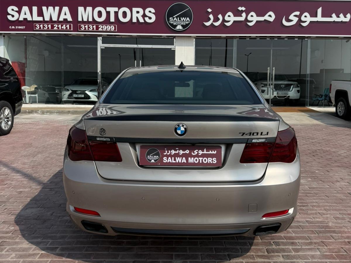 BMW 7-Series 740 i 2012 - Image 2