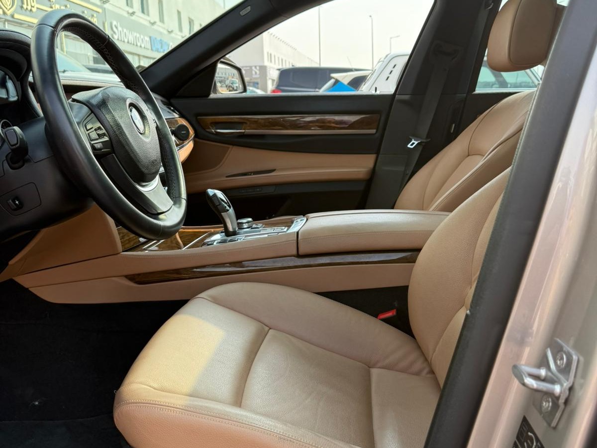 BMW 7-Series 740 i 2012 - Image 4