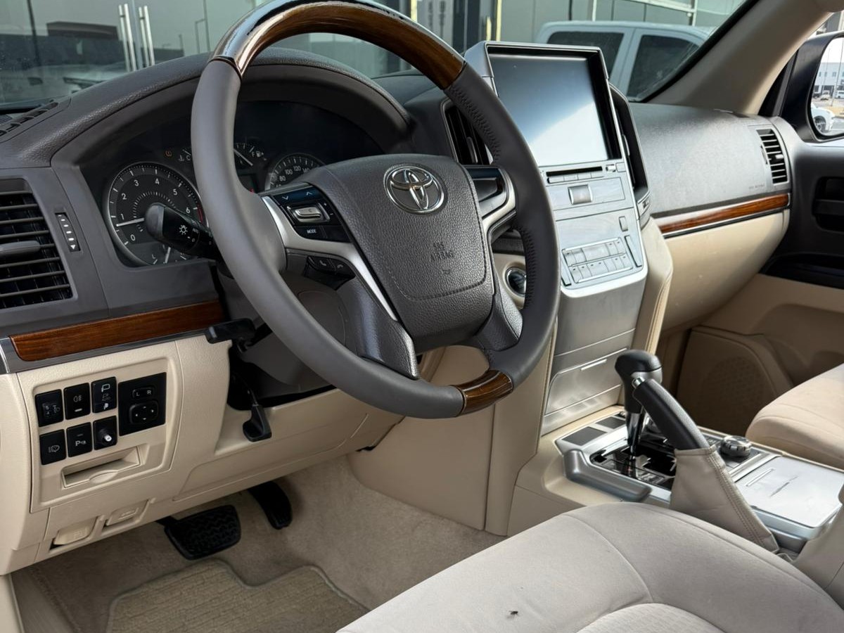 Toyota Land Cruiser GX.R 2018 - Image 4