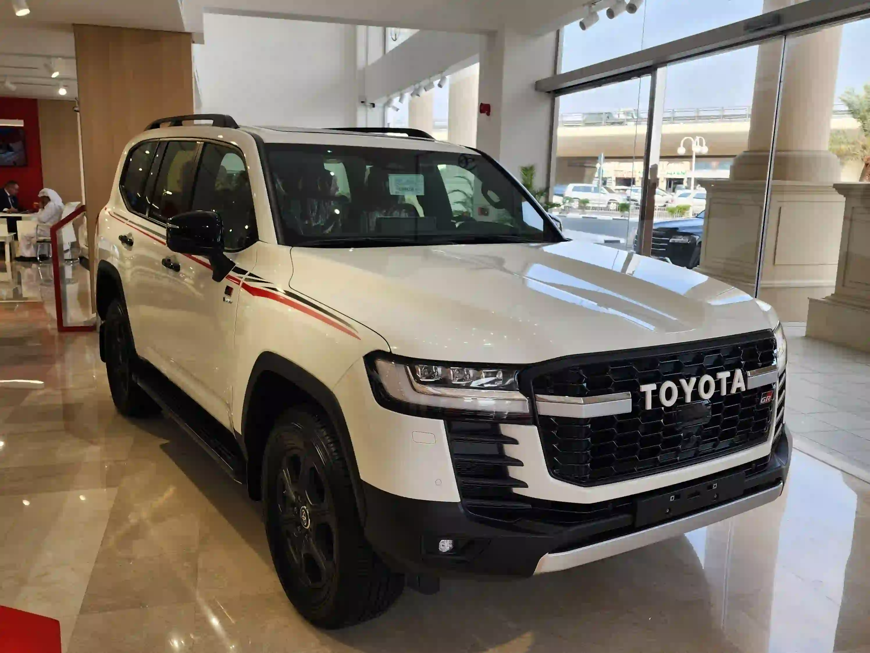 Toyota Land Cruiser G/R 2025 - Image 2