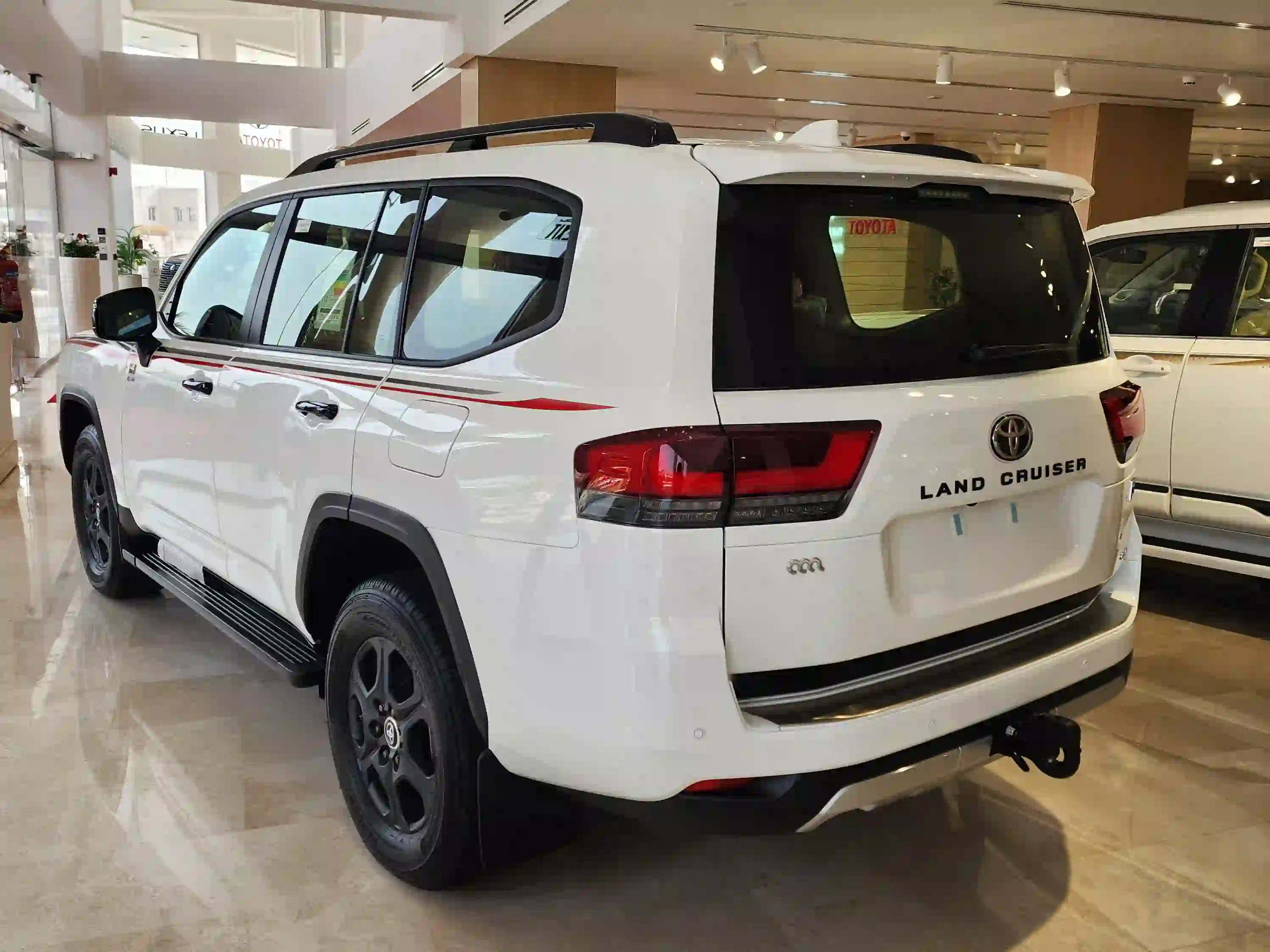 Toyota Land Cruiser G/R 2025 - Image 3