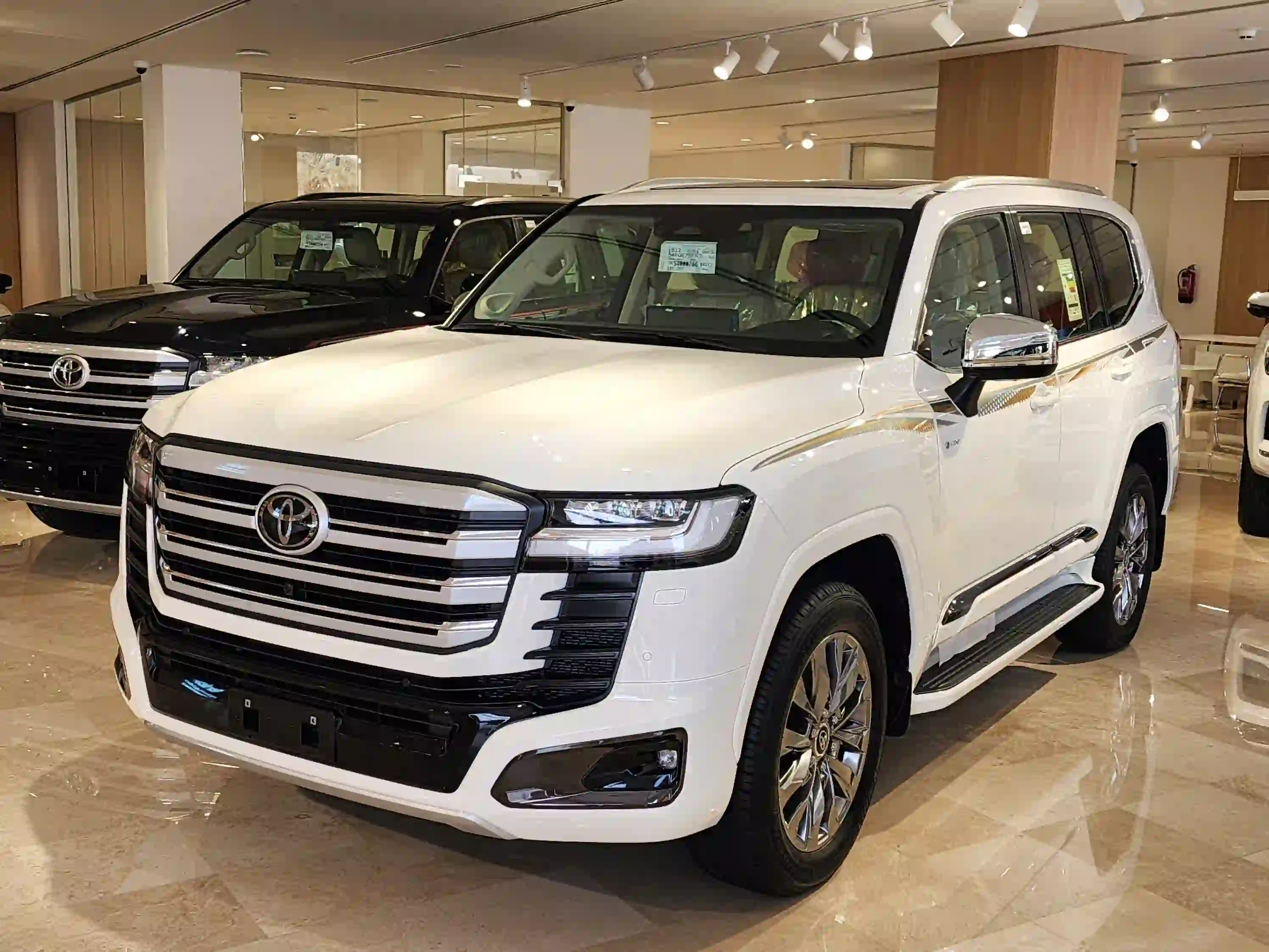 Toyota Land Cruiser VX 2025 - Image 2