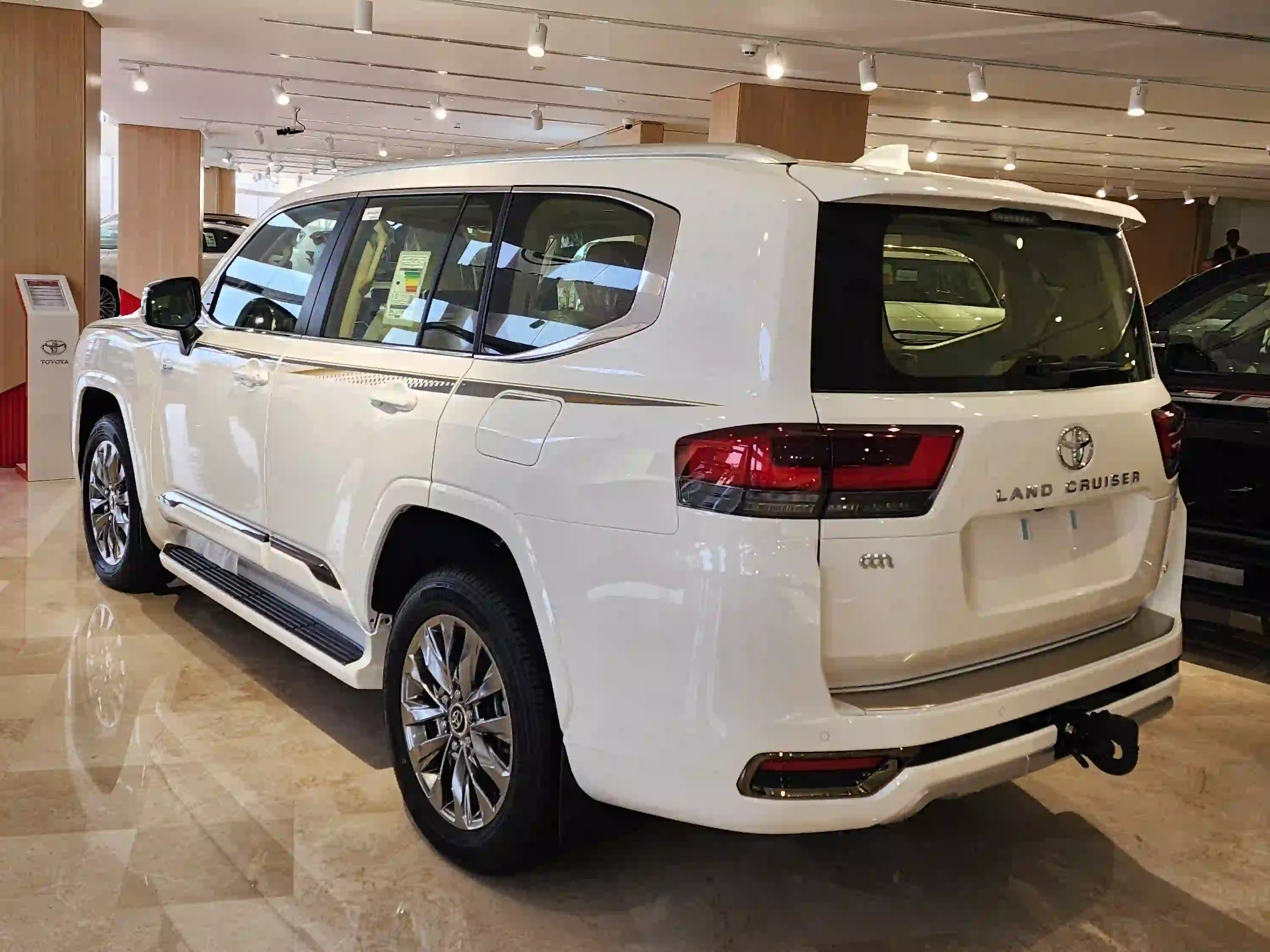 Toyota Land Cruiser VX 2025 - Image 3