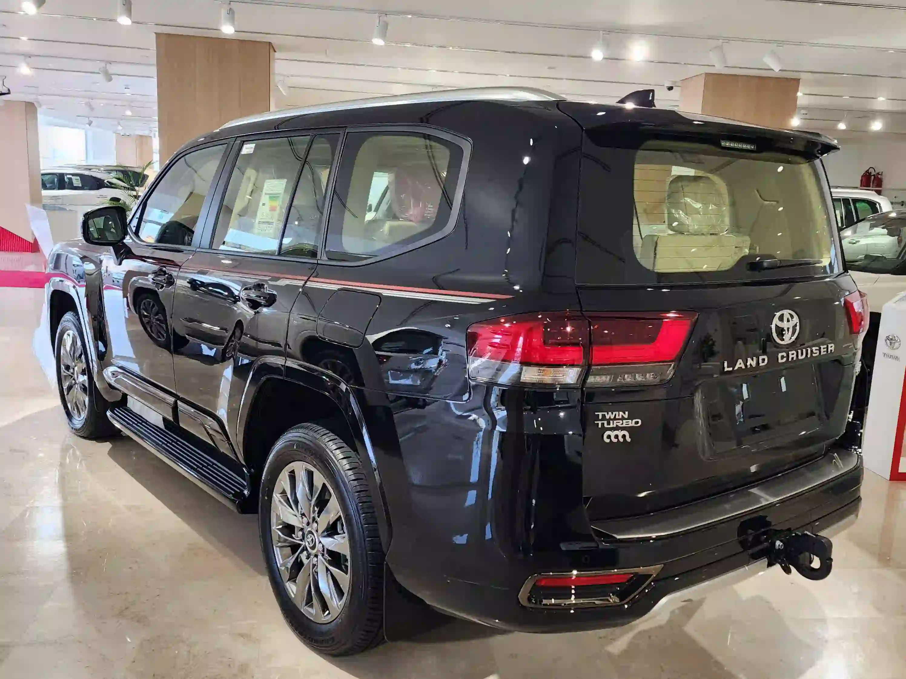 Toyota Land Cruiser GX.R 2026 - Image 2