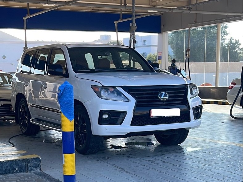 Lexus LX 570 S 2014 - Image 1