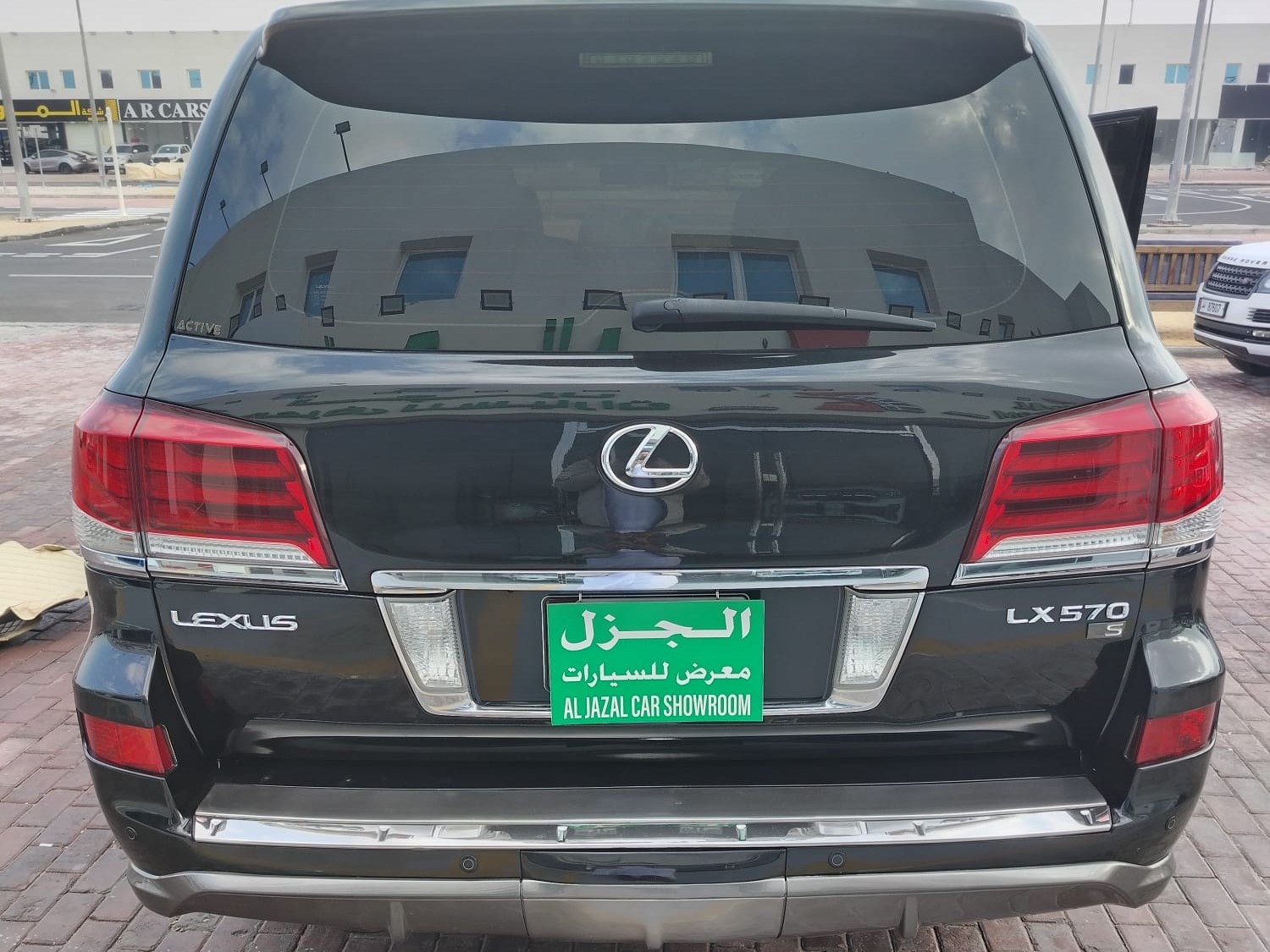 Lexus LX 570 2012 - Image 2