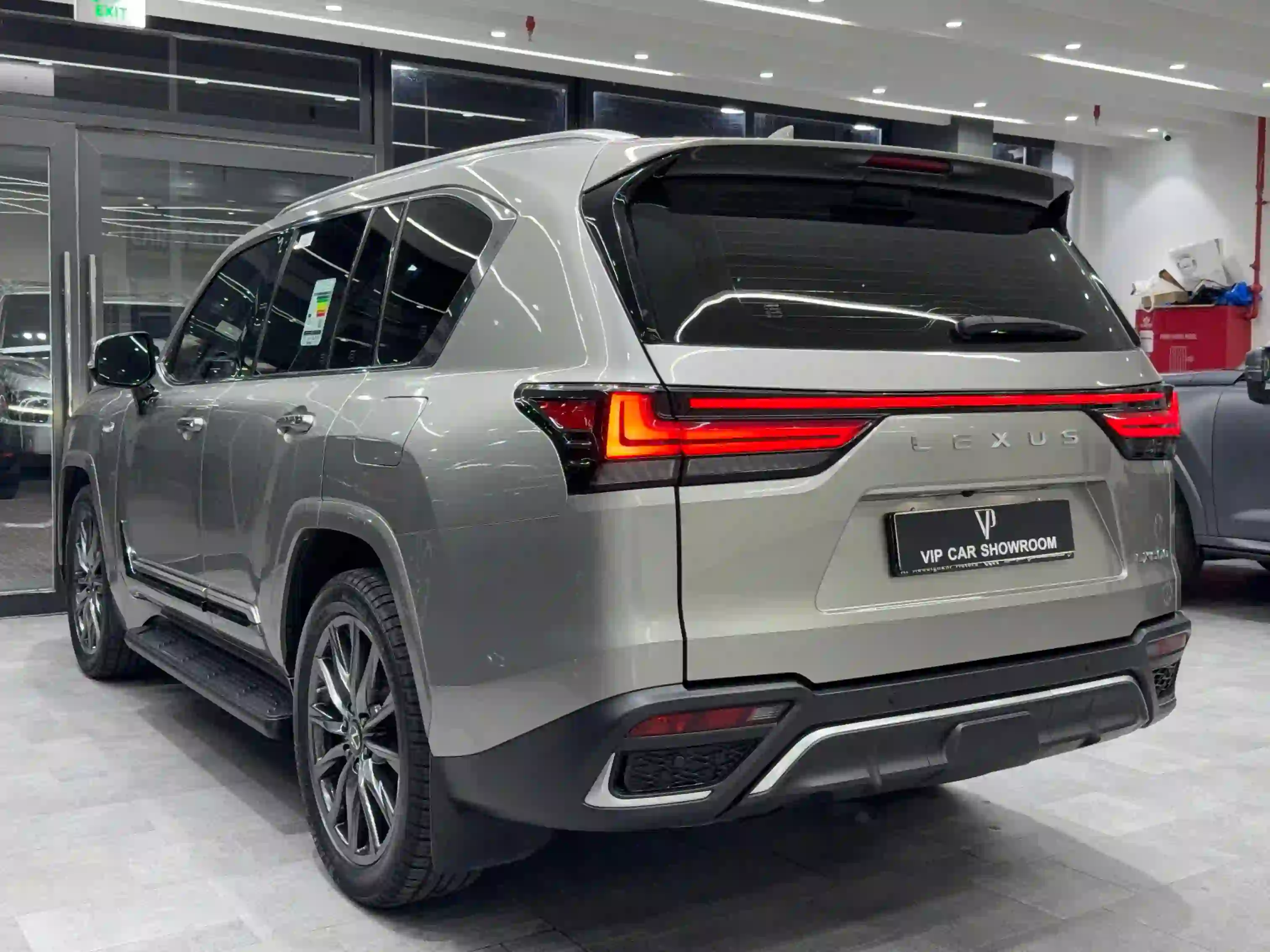 Lexus LX 600  F-Sport 2023 - Image 4