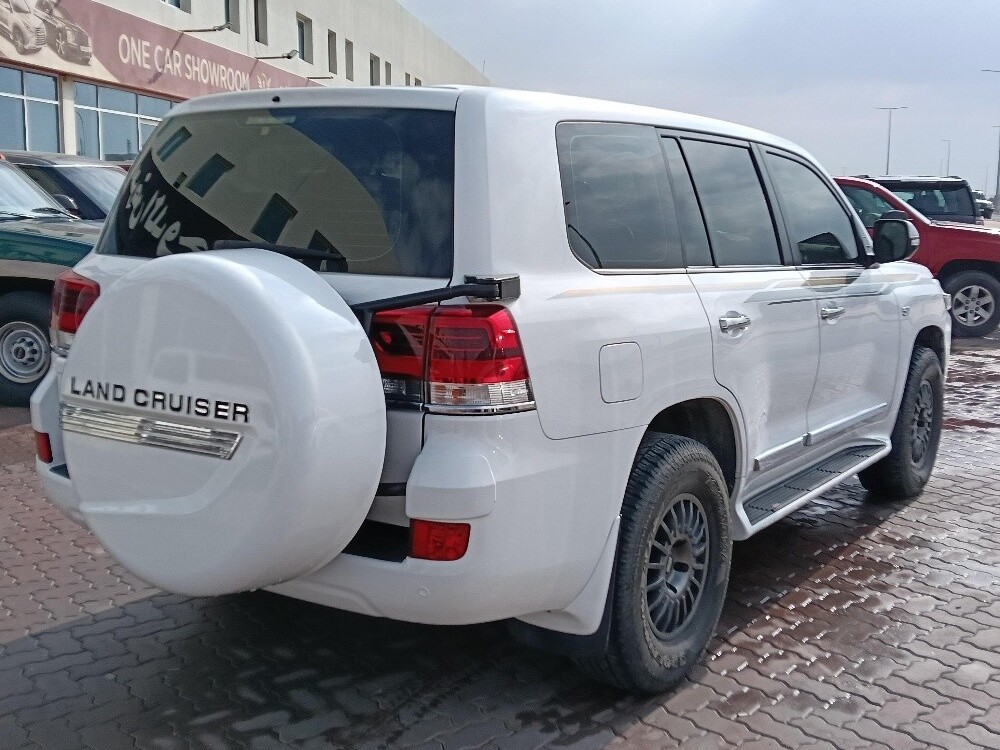 Toyota Land Cruiser VX.R 2016 - Image 2