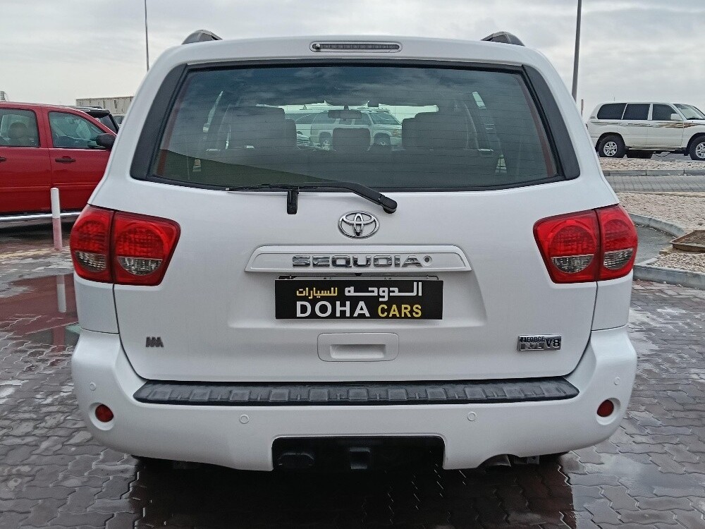 Toyota Sequoia 2013 - Image 2