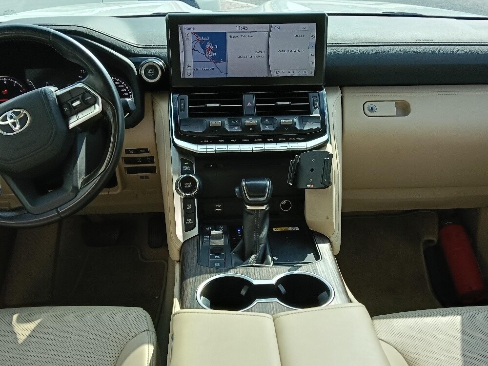 Toyota Land Cruiser VX 2020 - Image 2