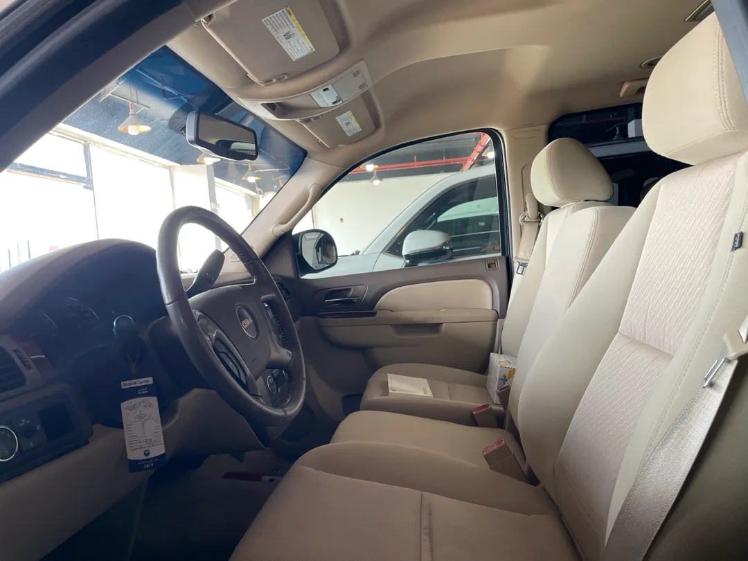 GMC Yukon XL 2012 - Image 4