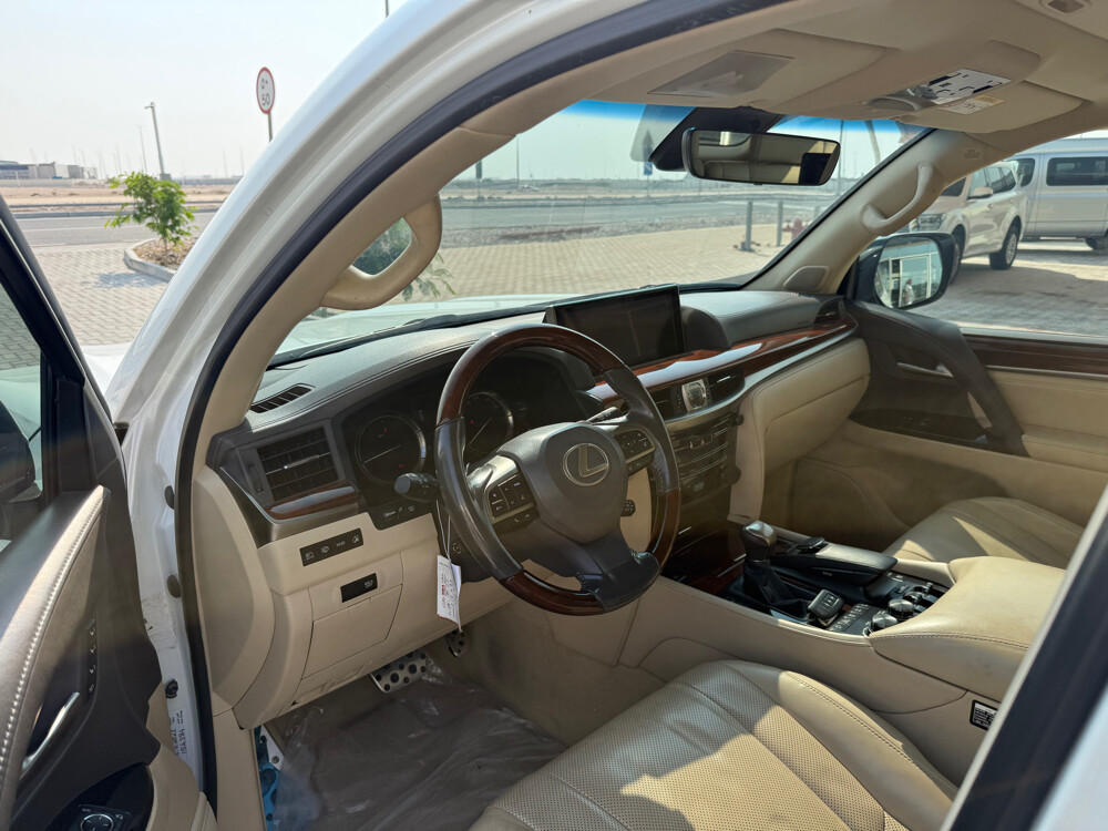 Lexus LX 570 S 2018 - Image 3