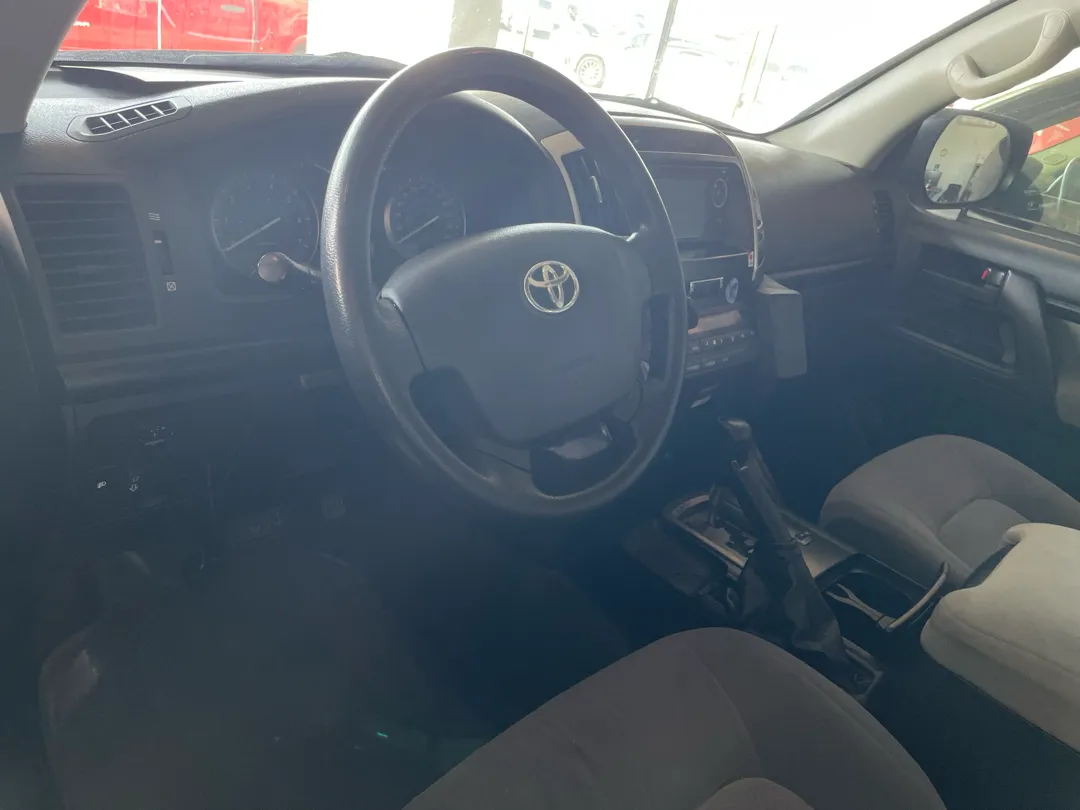 Toyota Land Cruiser Standard 2011 - Image 4