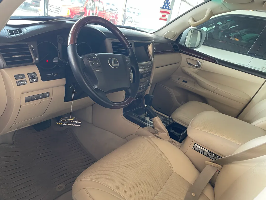 Lexus LX 570 2009 - Image 4