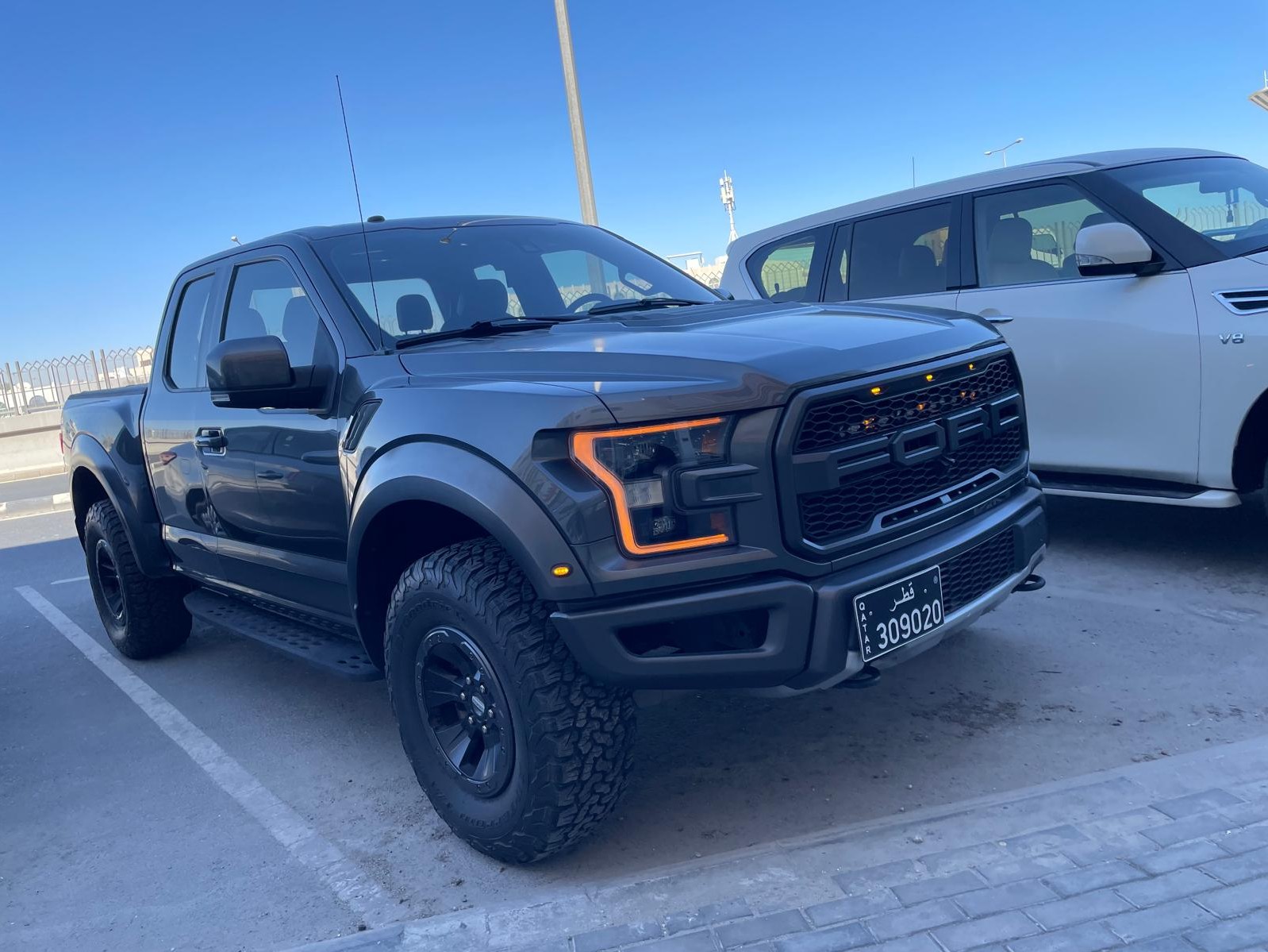 Ford Raptor SVT 2018 - Image 2