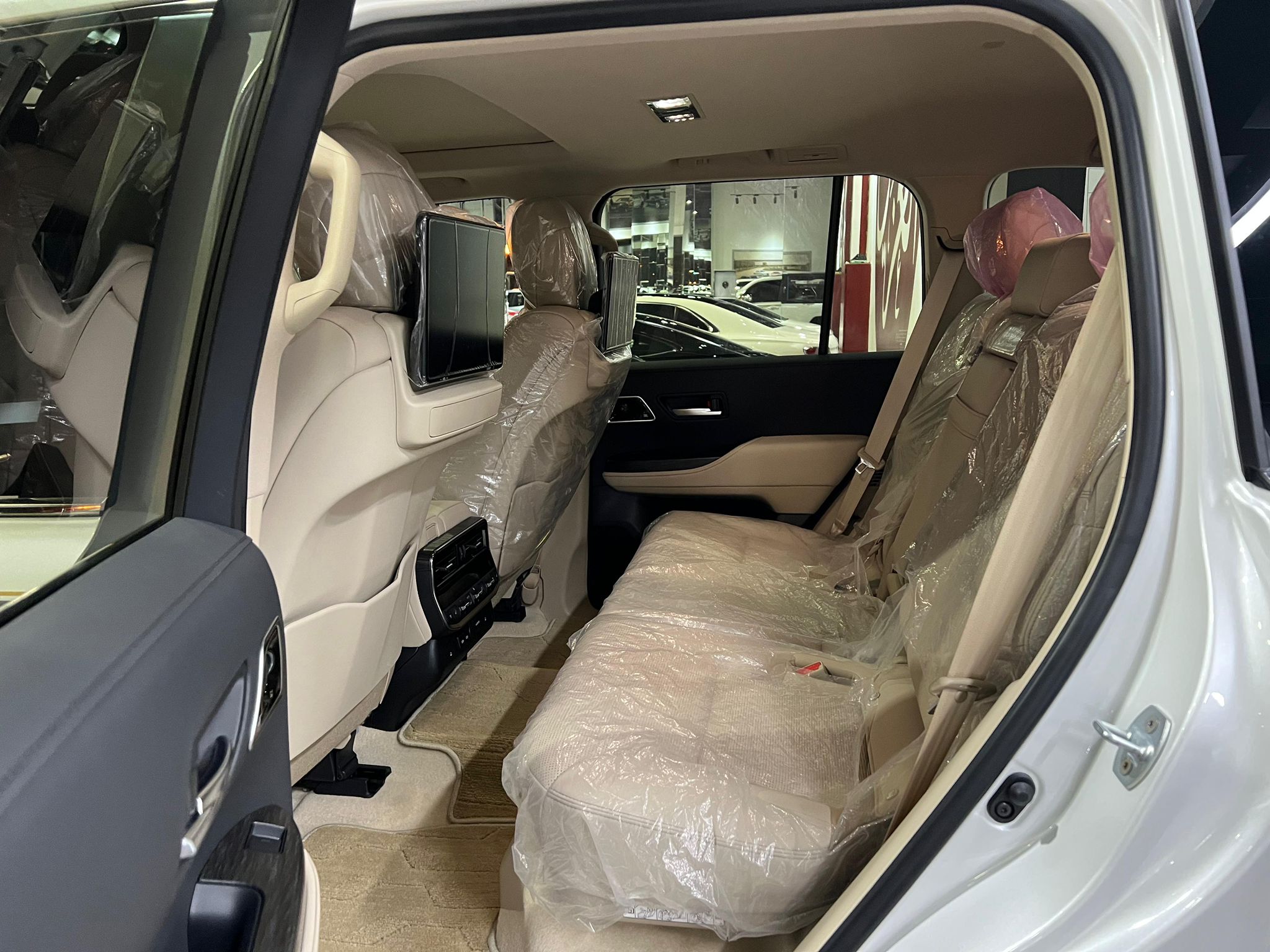 Toyota Land Cruiser VXR Twin Turbo 2025 - Image 2