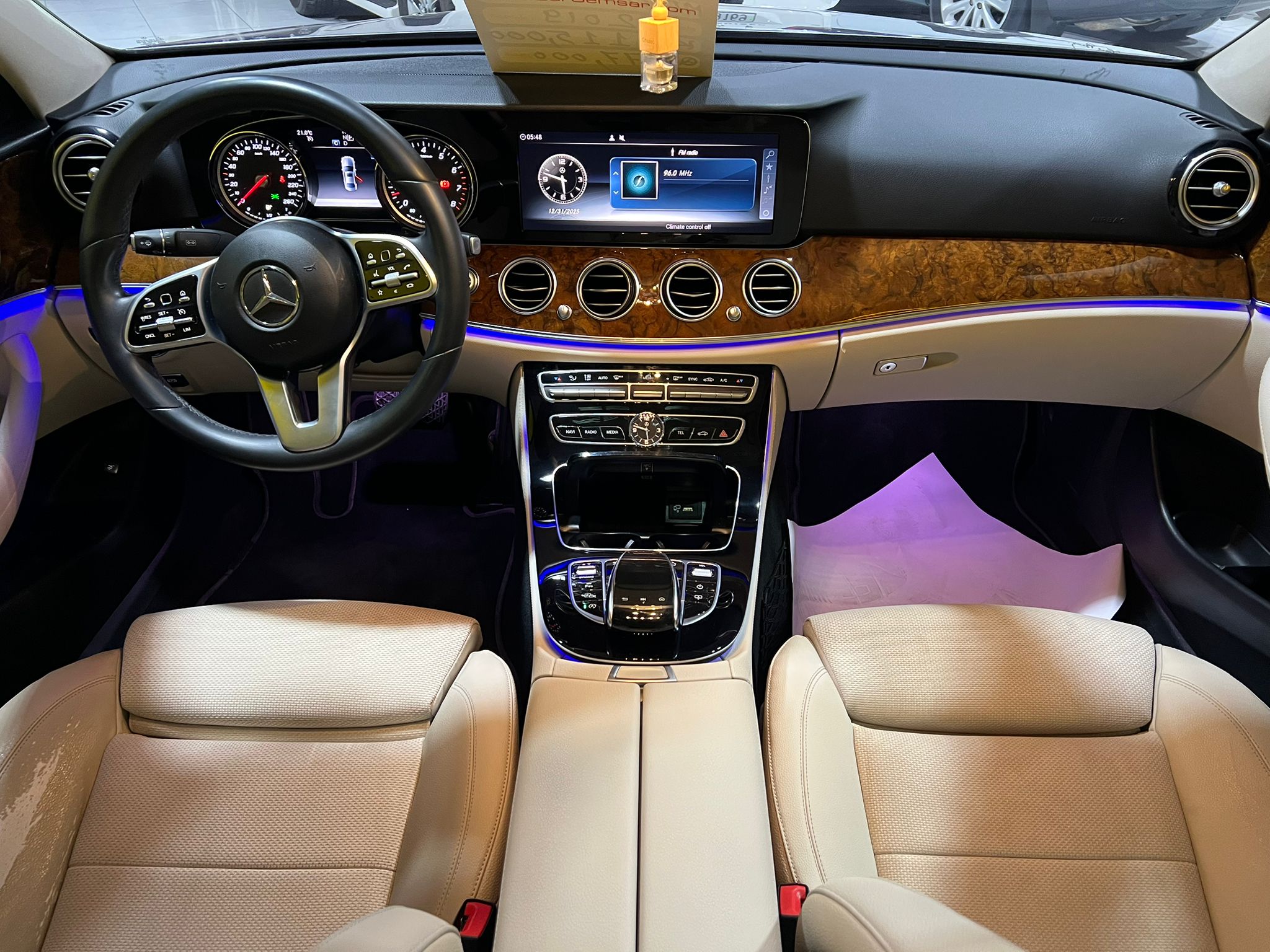 Mercedes-Benz E-Class Sedan 200 2019 - Image 2
