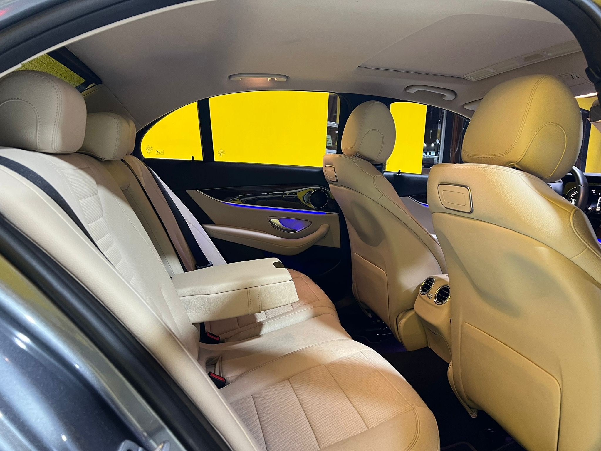 Mercedes-Benz E-Class Sedan 200 2019 - Image 4