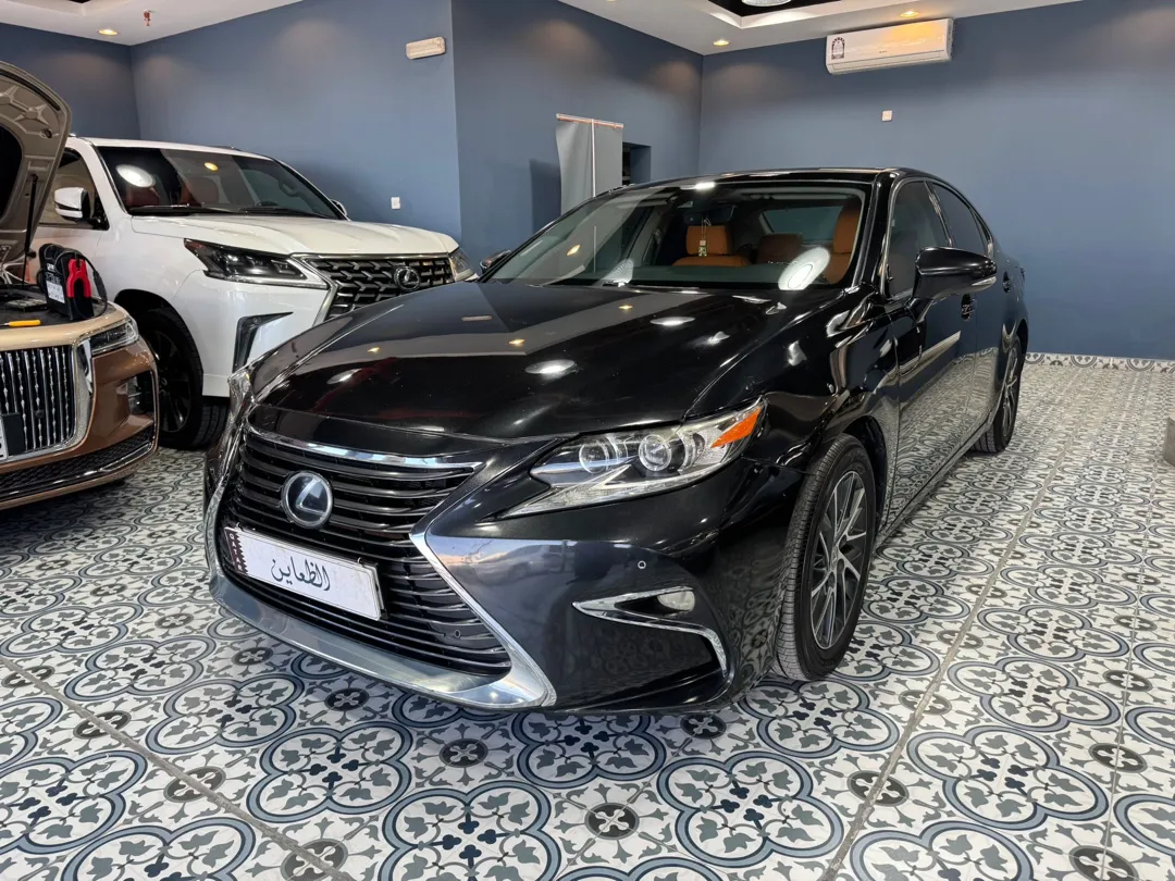 Lexus ES 250 2018 - Image 2
