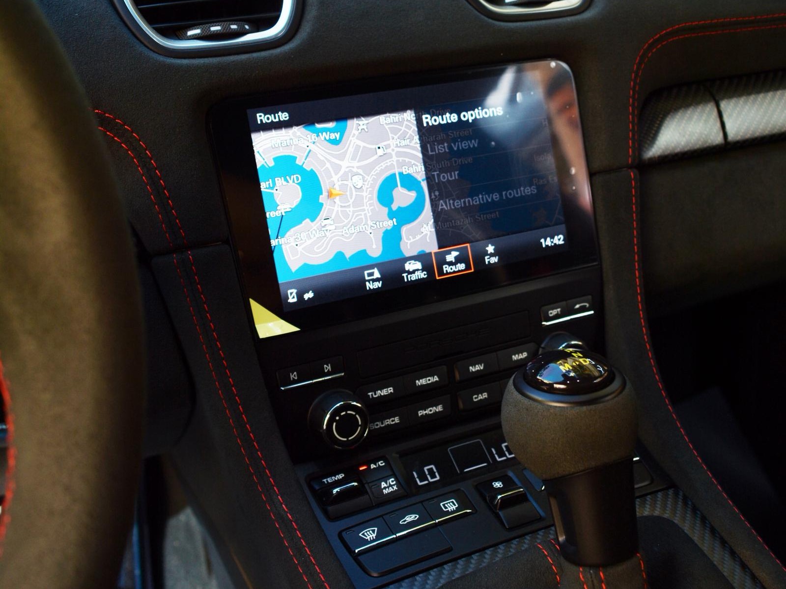 Porsche CAYMAN GT4RS 2025 - Image 3