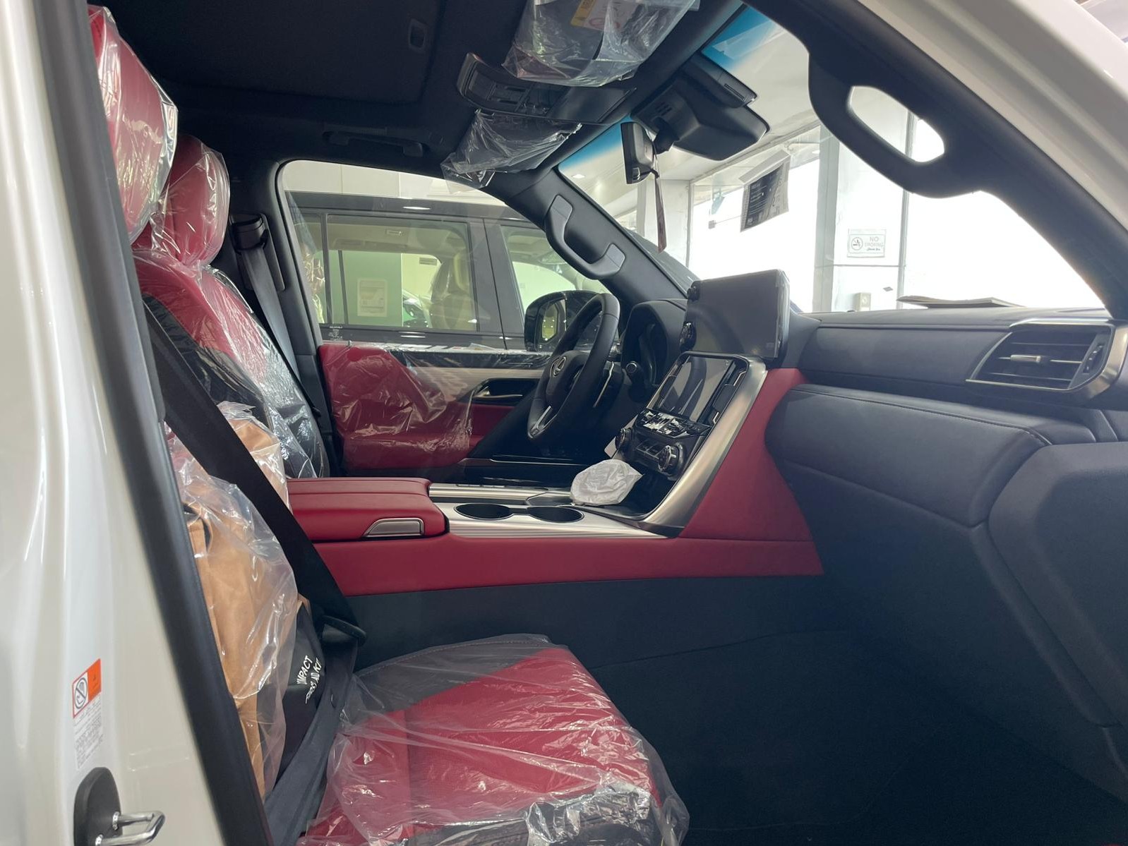 لكزس ال اكس 700h F-SPORT 2025 - Image 3