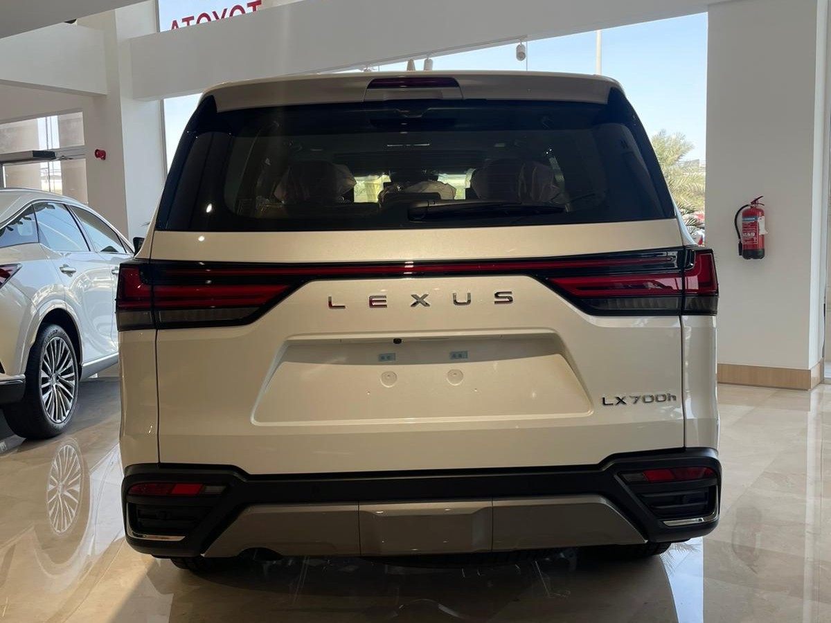 Lexus LX 700 H 2025 - Image 3