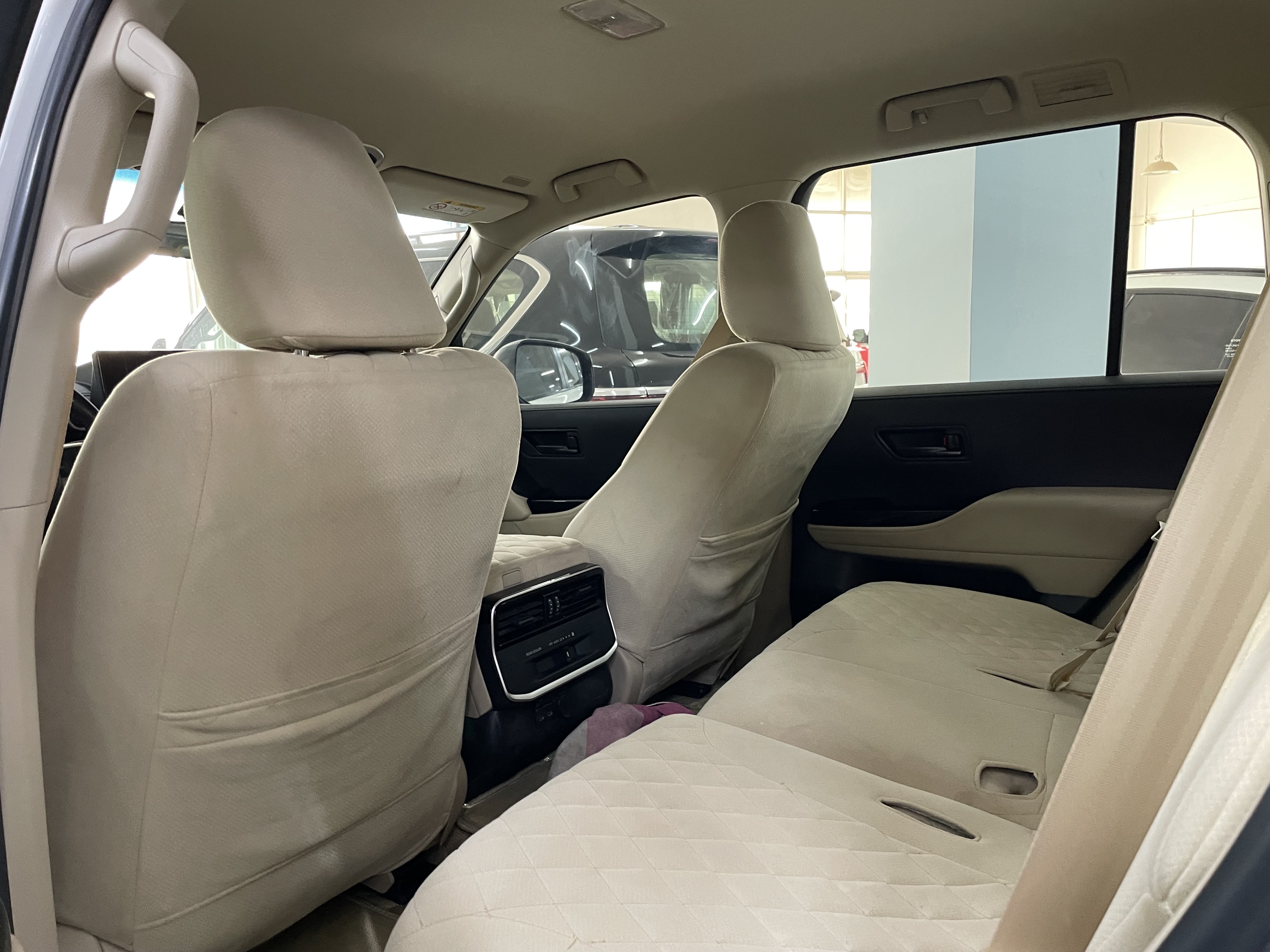 Toyota Land Cruiser G standard - Image 4