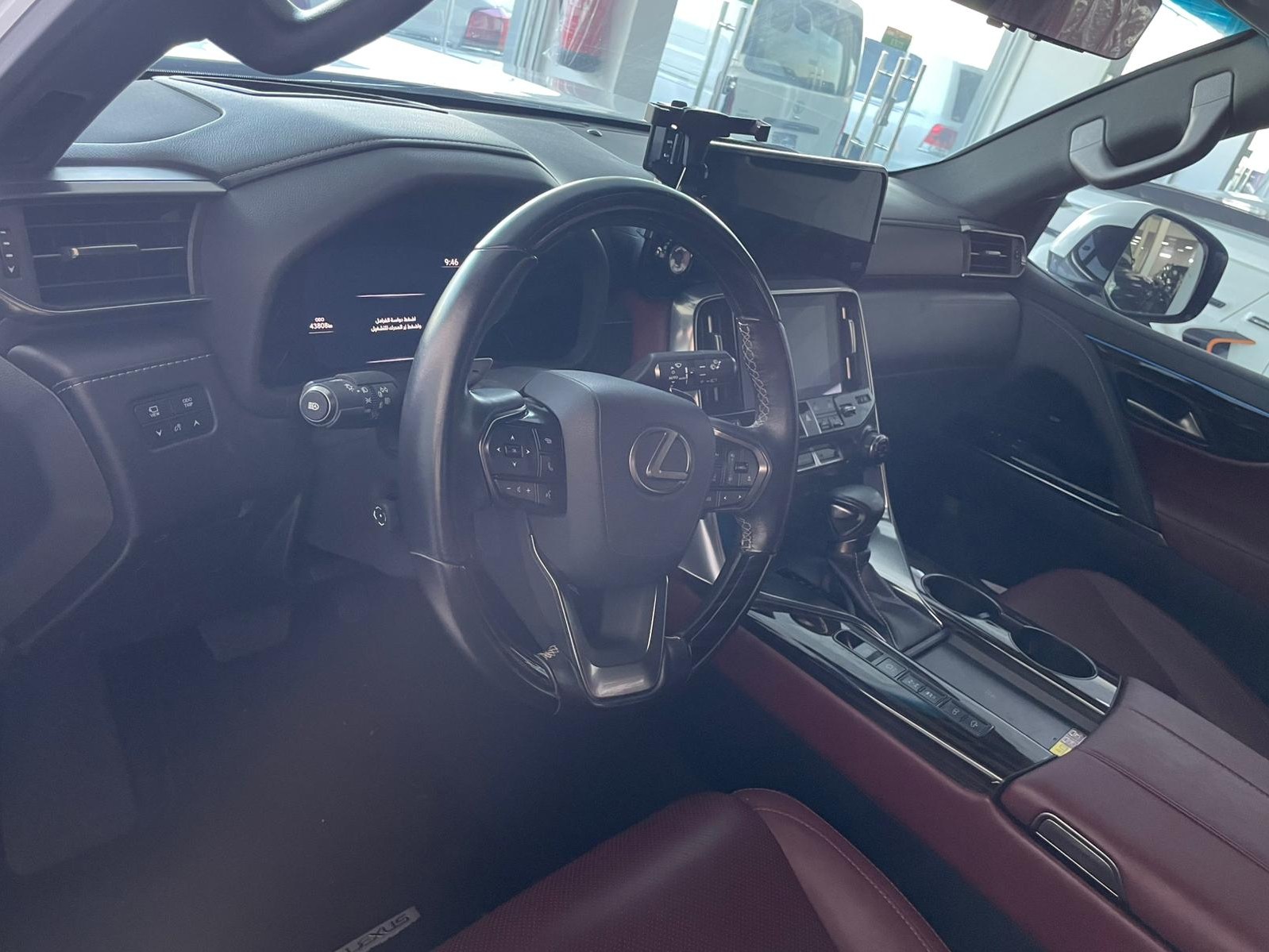 Lexus LX 600 Luxury  2023 - Image 3