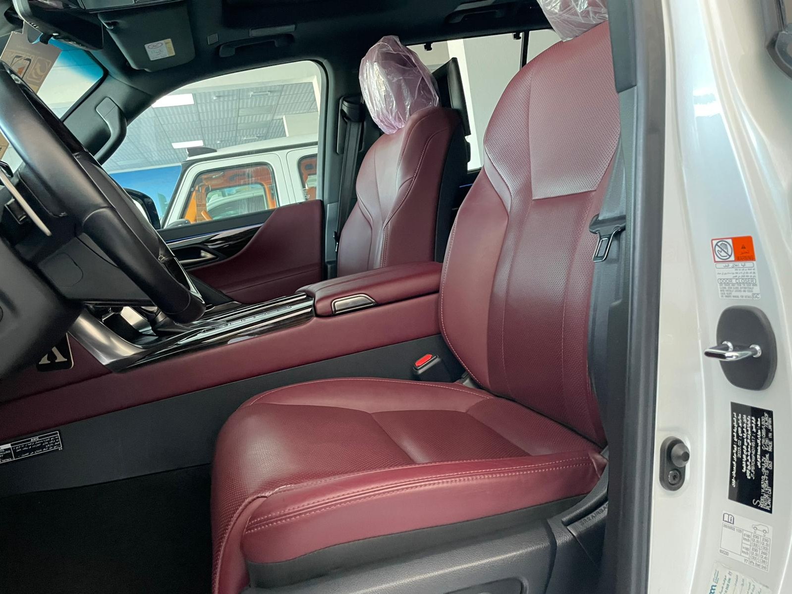Lexus LX 600 Luxury  2023 - Image 4