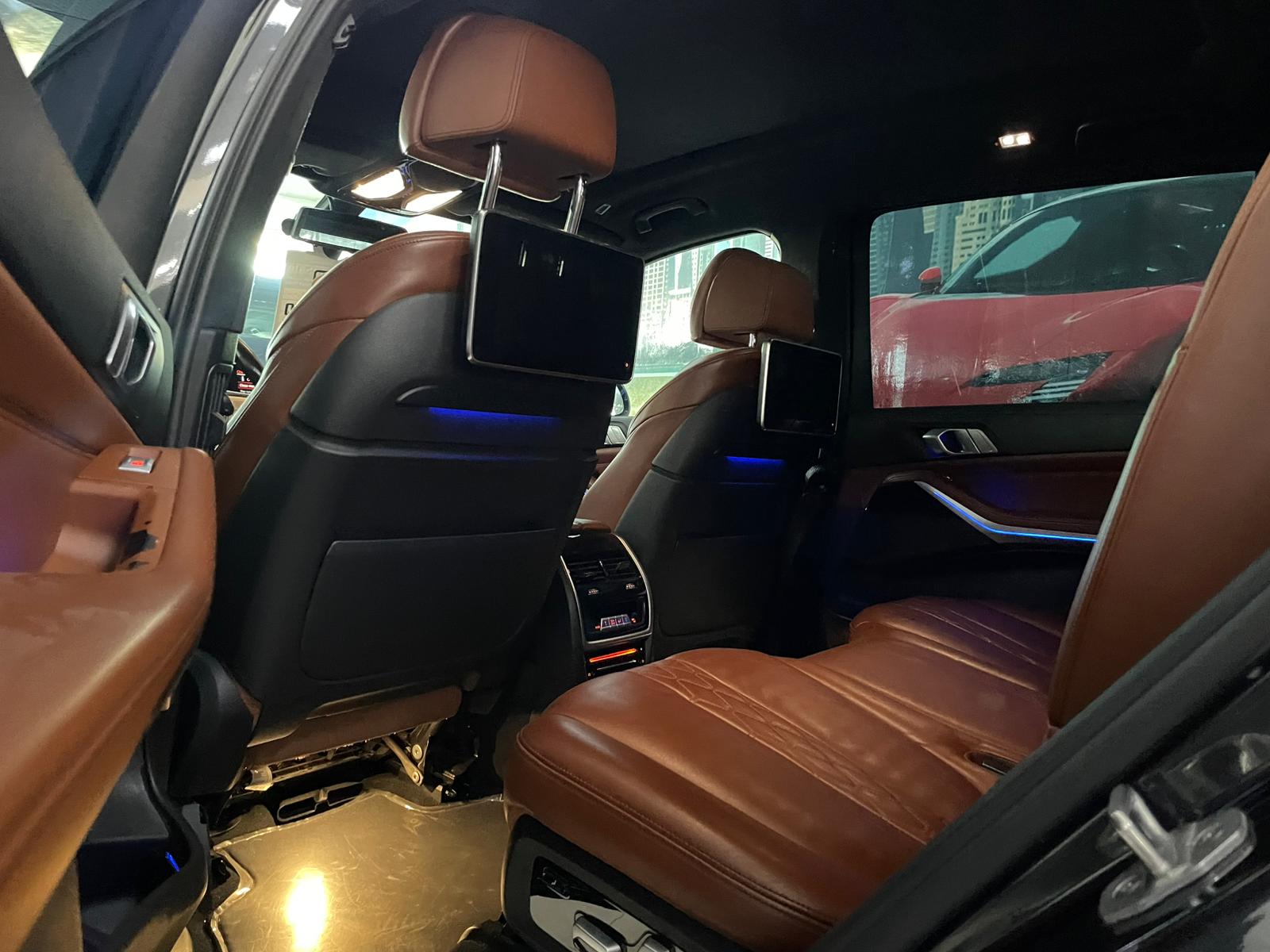 BMW X-Series X7 2021 - Image 4