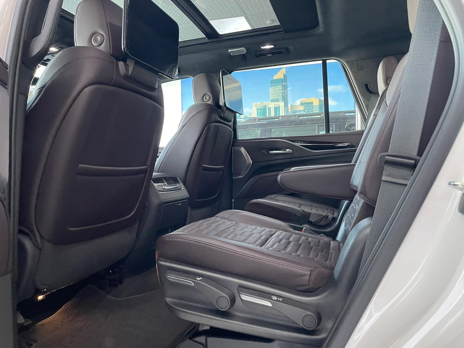 Cadillac Escalade 600 2022 - Image 3