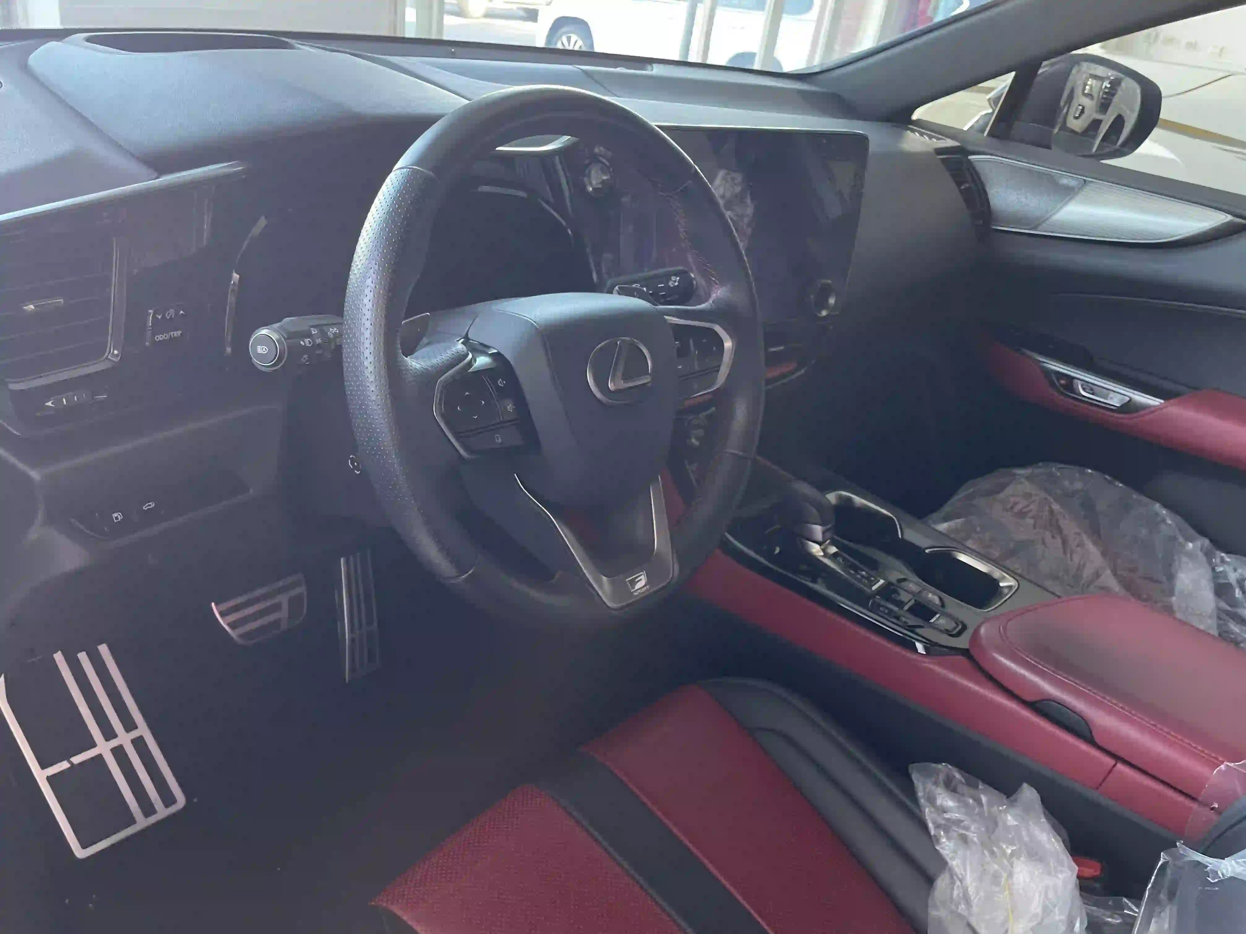 Lexus NX 350 2022 - Image 4