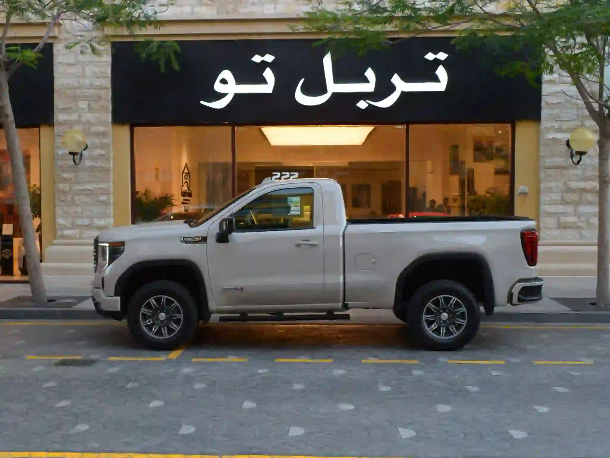 GMC Sierra AT4 2026 - Image 2