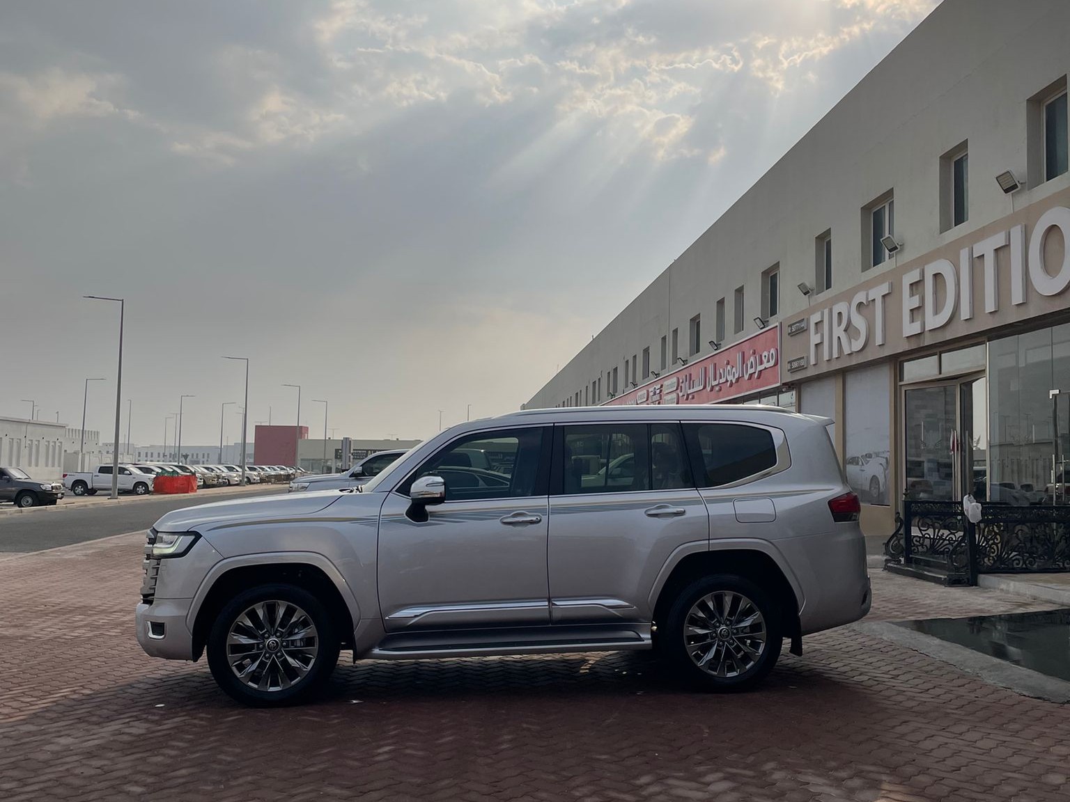 Toyota Land Cruiser VX.R 2023 - Image 4