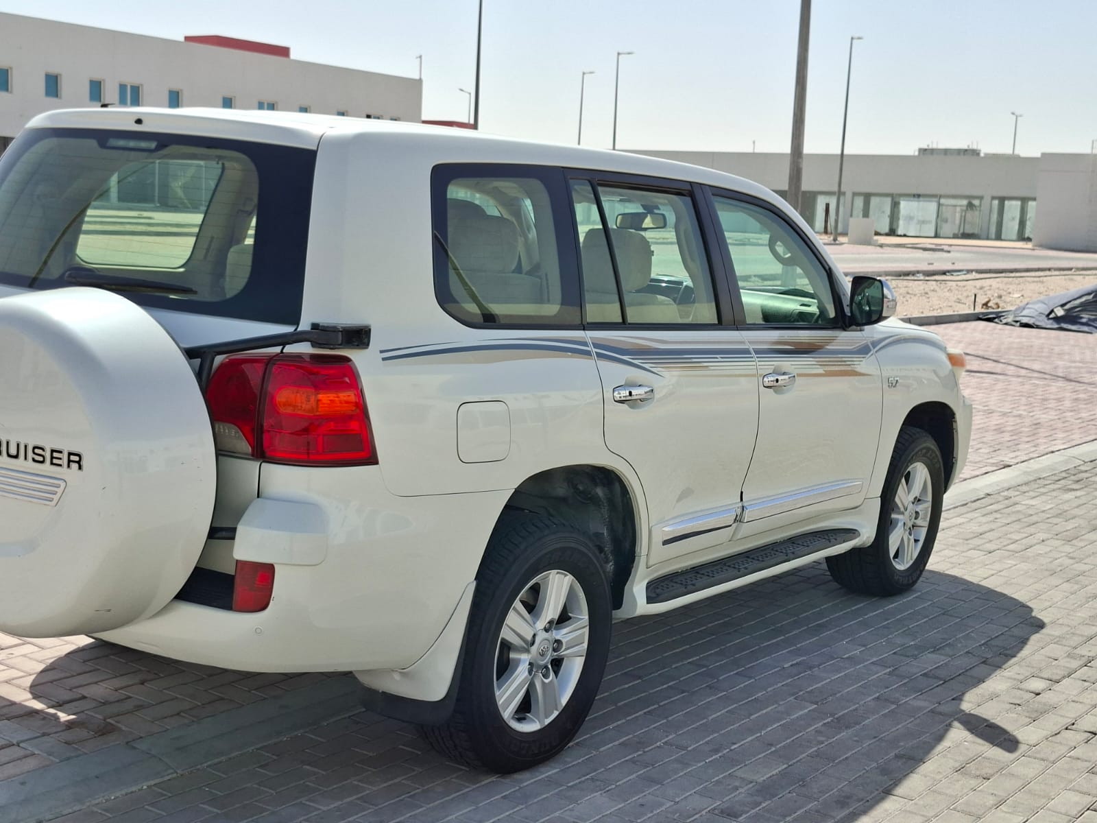 Toyota Land Cruiser VX.R - Image 2