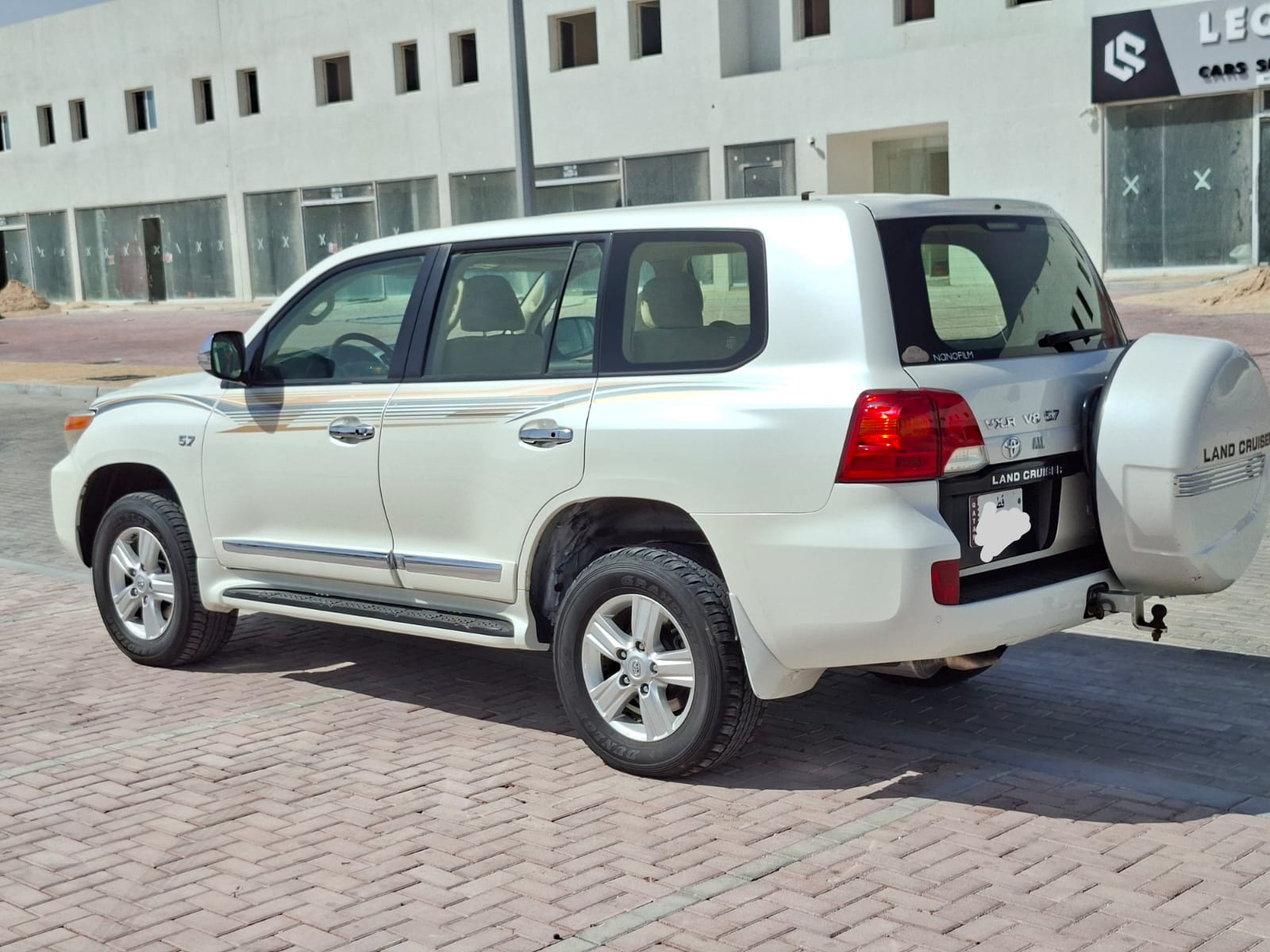 Toyota Land Cruiser VX.R - Image 4