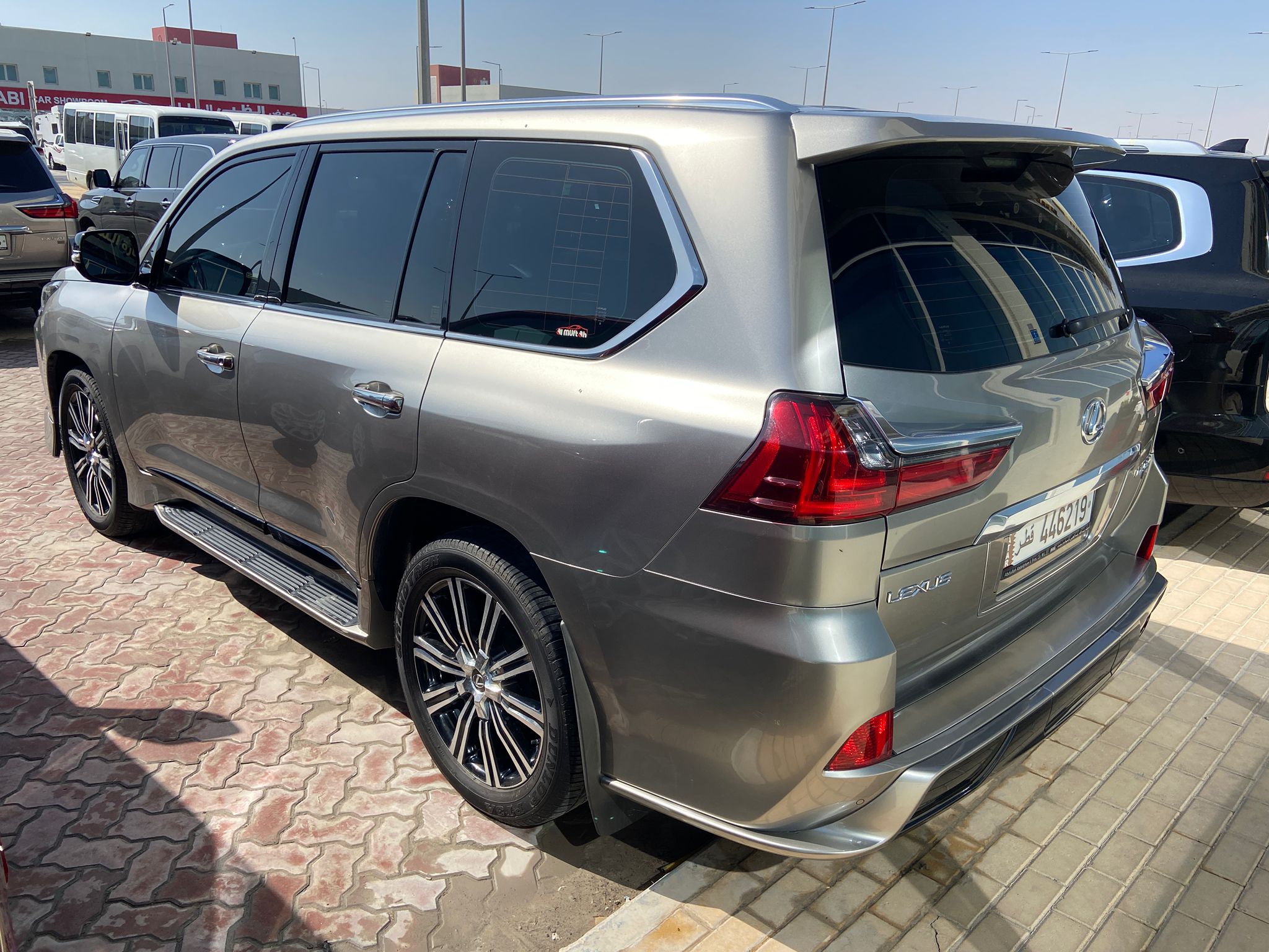 Lexus LX 570 S 2018 - Image 4