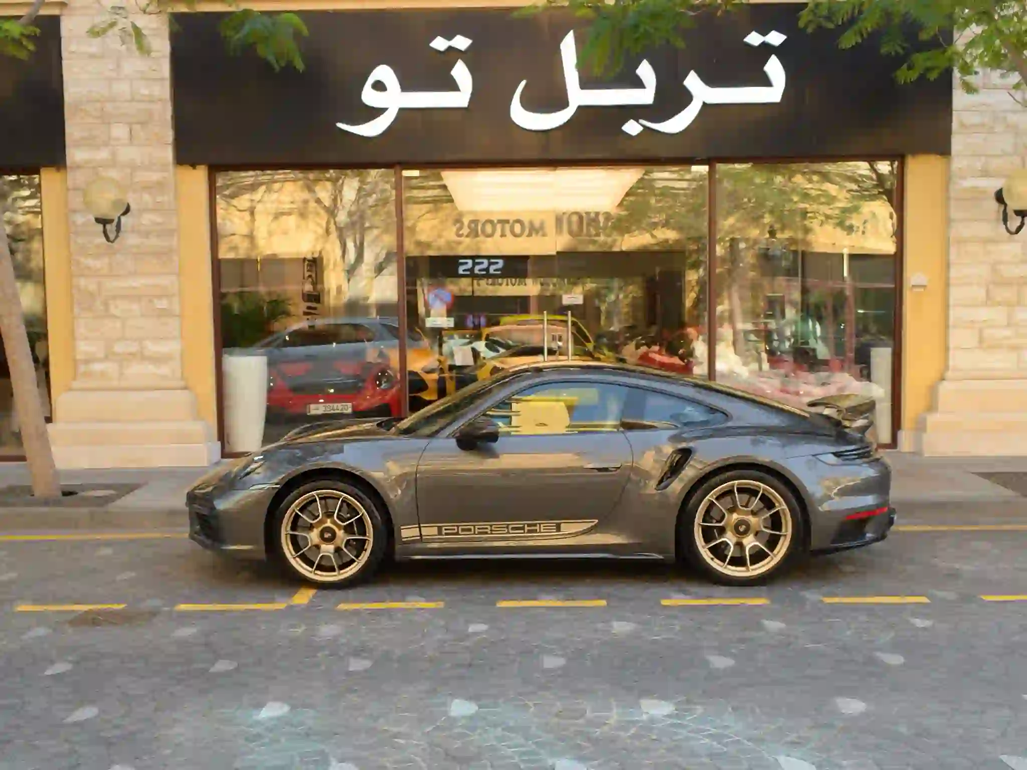 Porsche 911 Turbo  2022 - Image 4