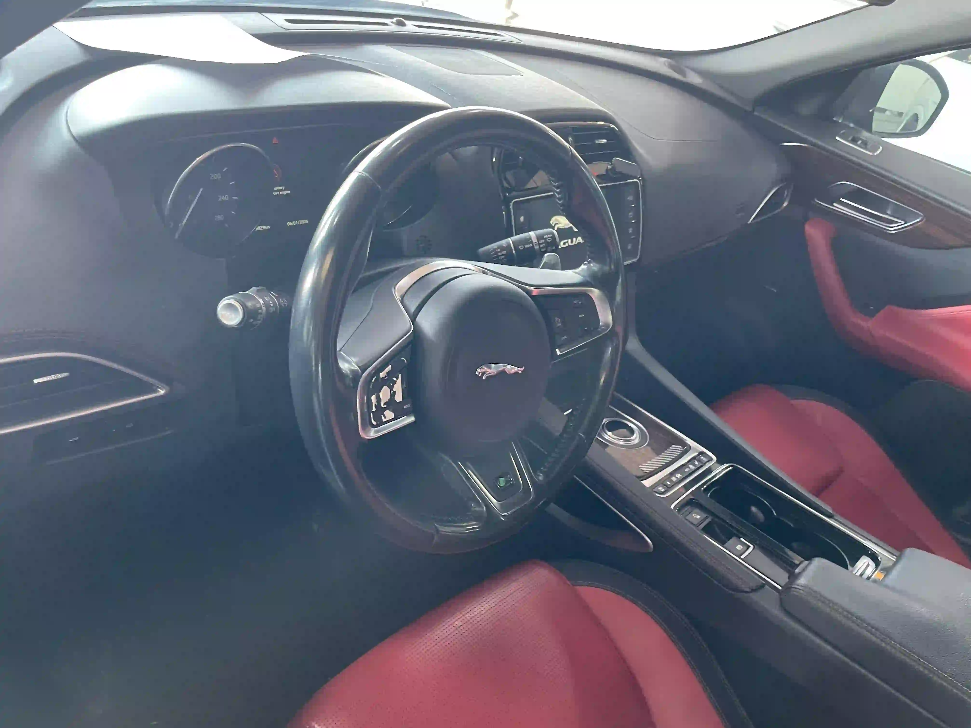 Jaguar F-PACE R - Sport 2018 - Image 3