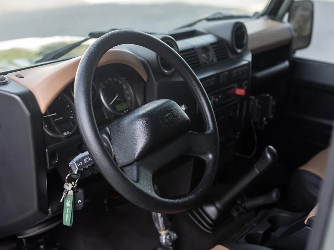 Land Rover Defender 90 2012 - Image 3