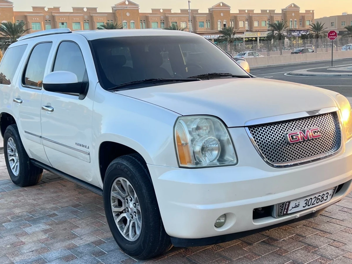 GMC Yukon Denali 2010