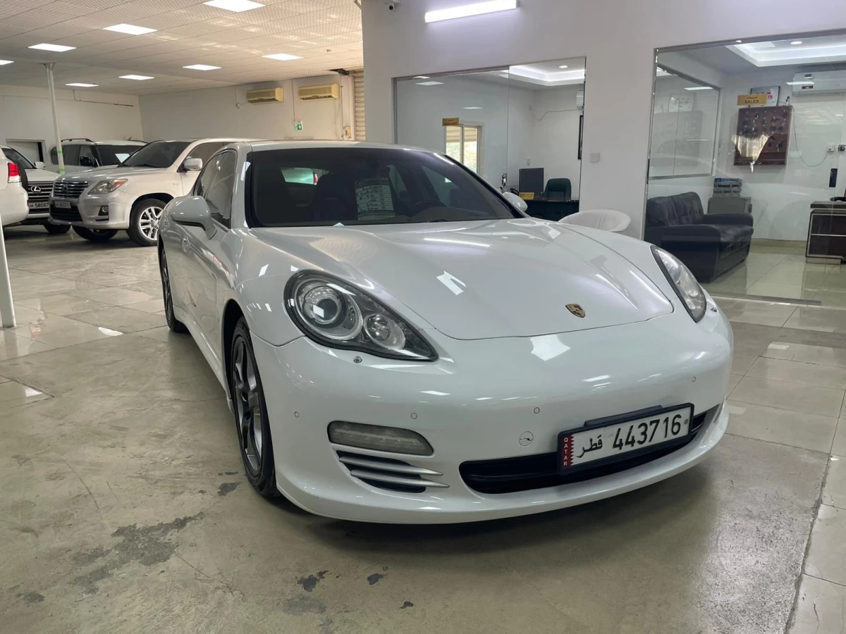 Porsche Panamera 4   2011