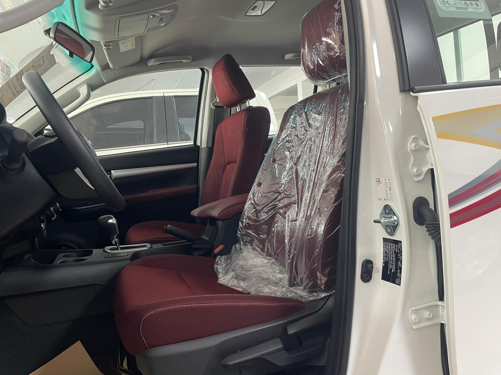 Toyota Hilux SR5 2025 - Image 4