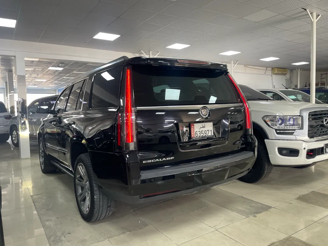 Cadillac Escalade 2014 - Image 2