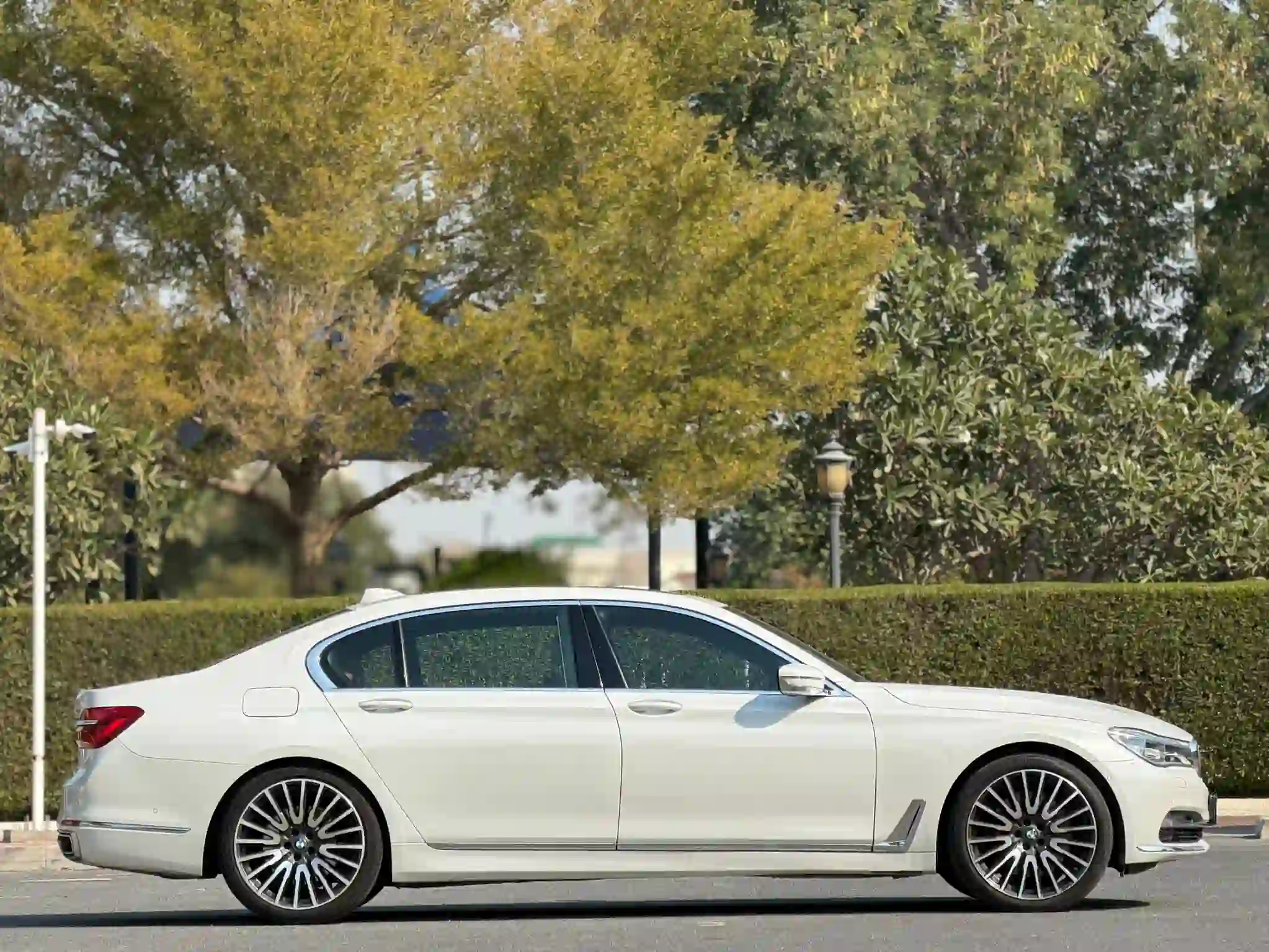 BMW 7-Series 750 Li 2016 - Image 4