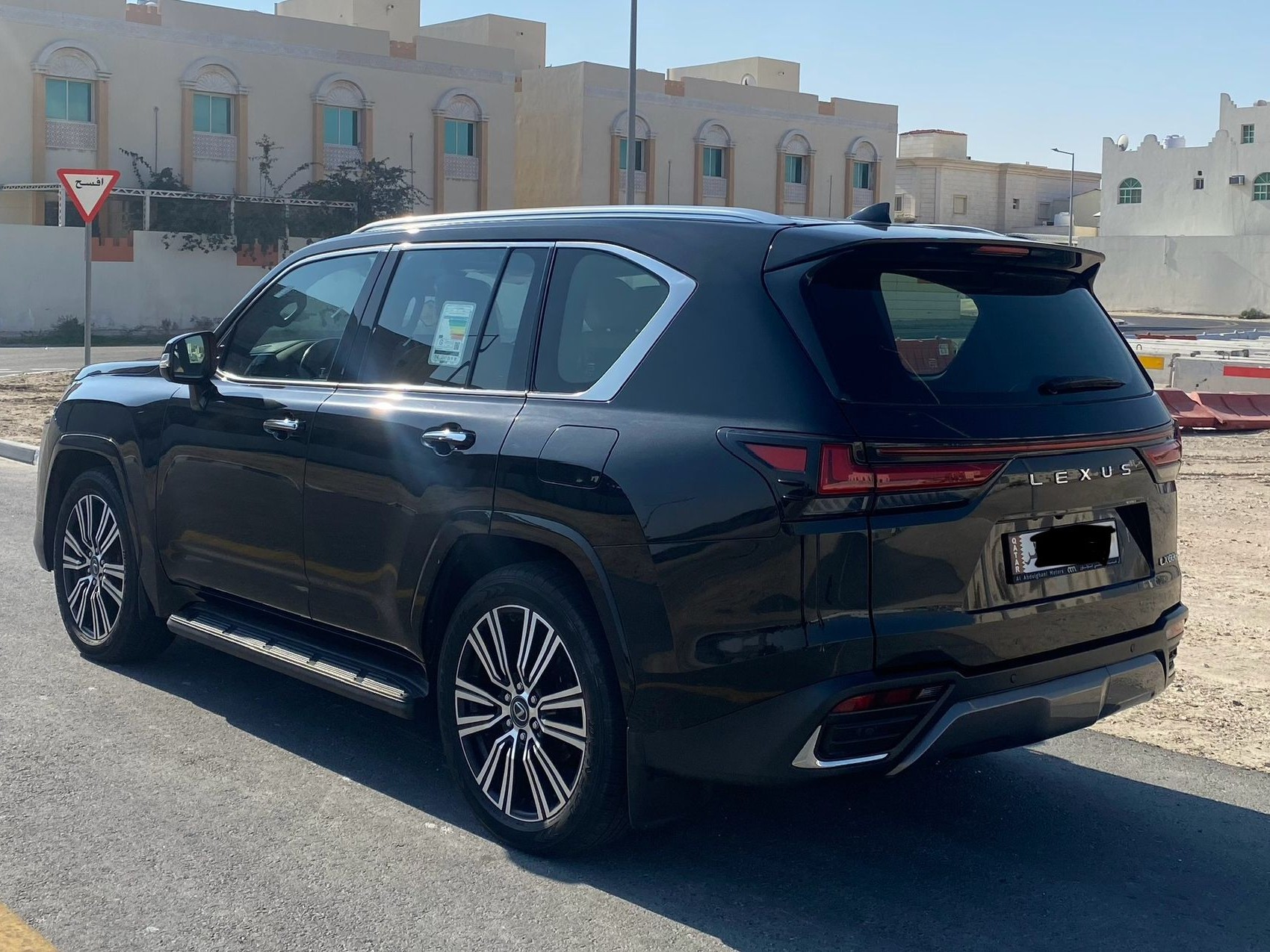 Lexus LX 600 Luxury  2024 - Image 3