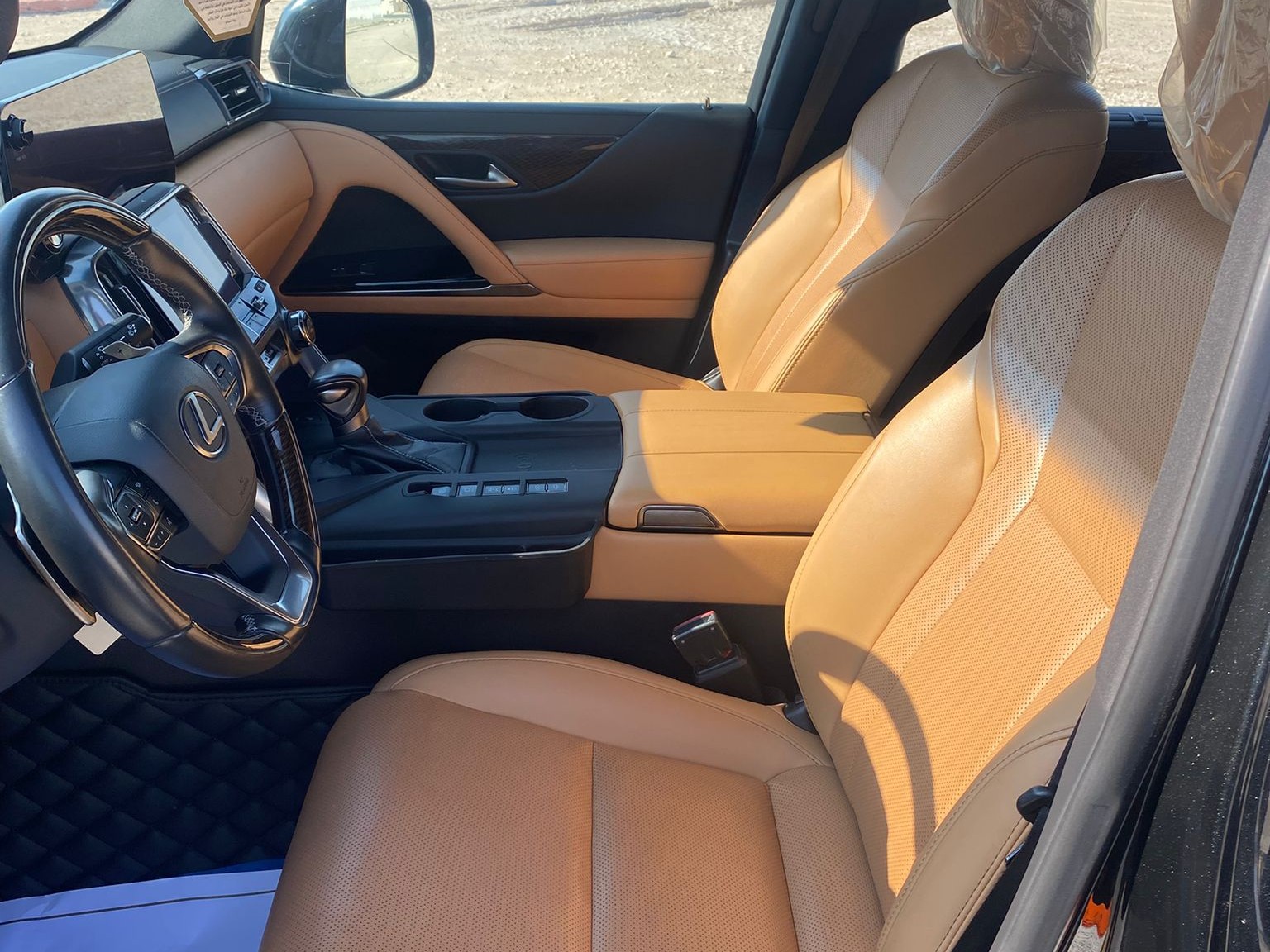 Lexus LX 600 Luxury  2024 - Image 4