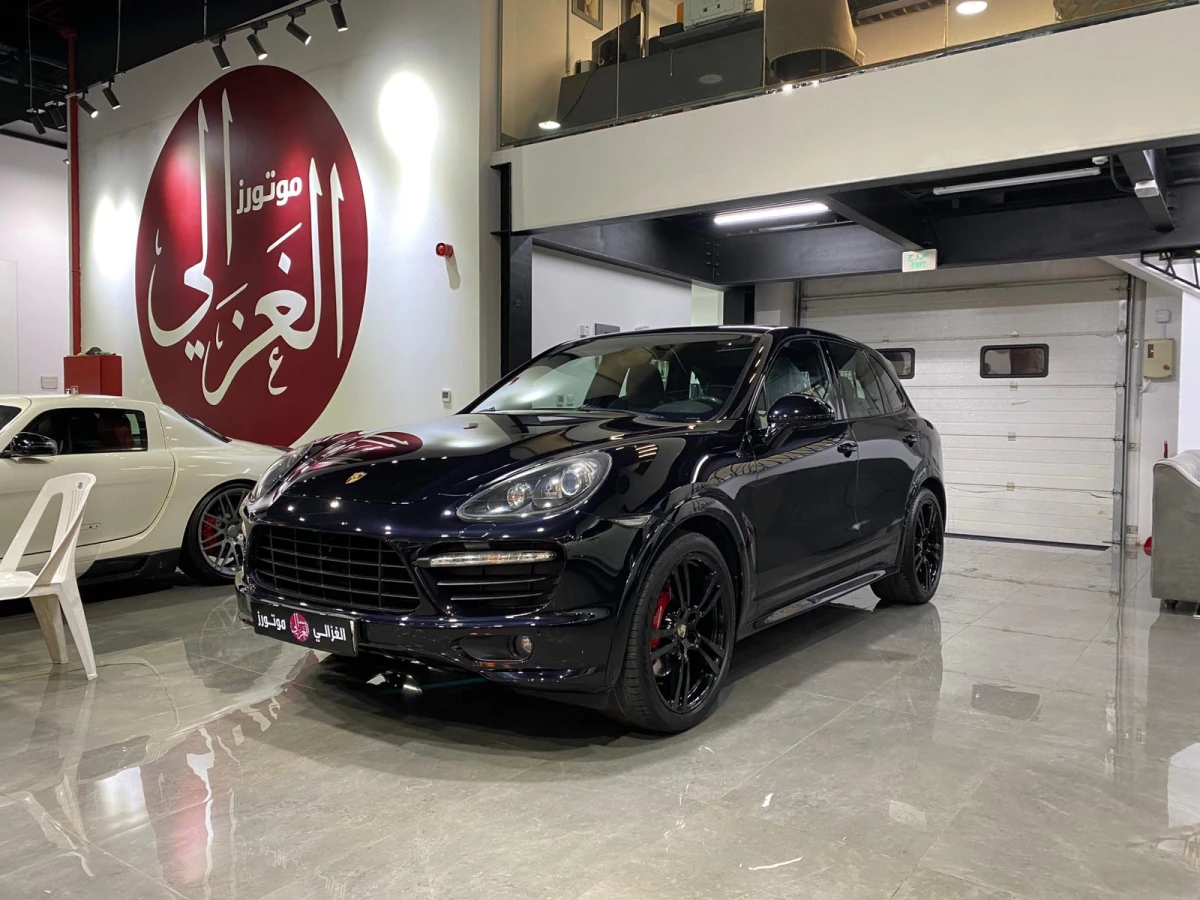 Porsche Cayenne GTS 2013