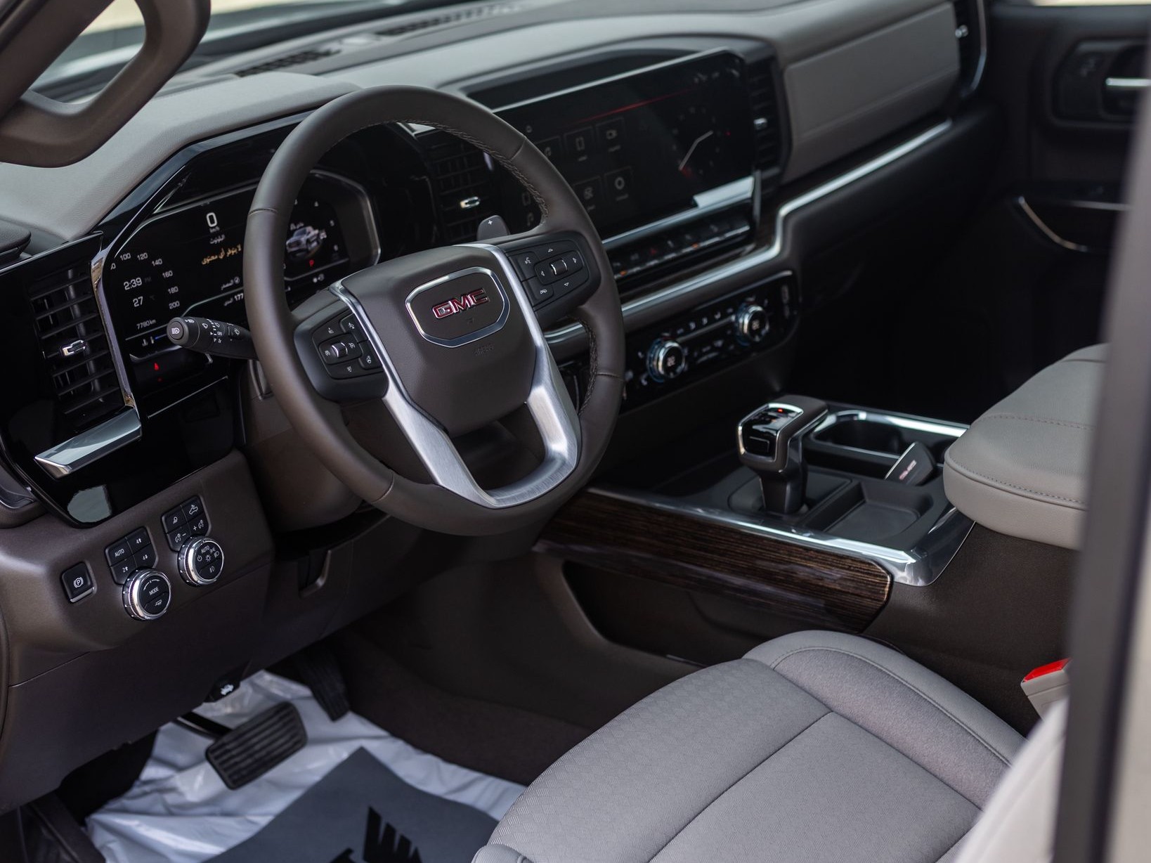 GMC Sierra Elevation  2025 - Image 2