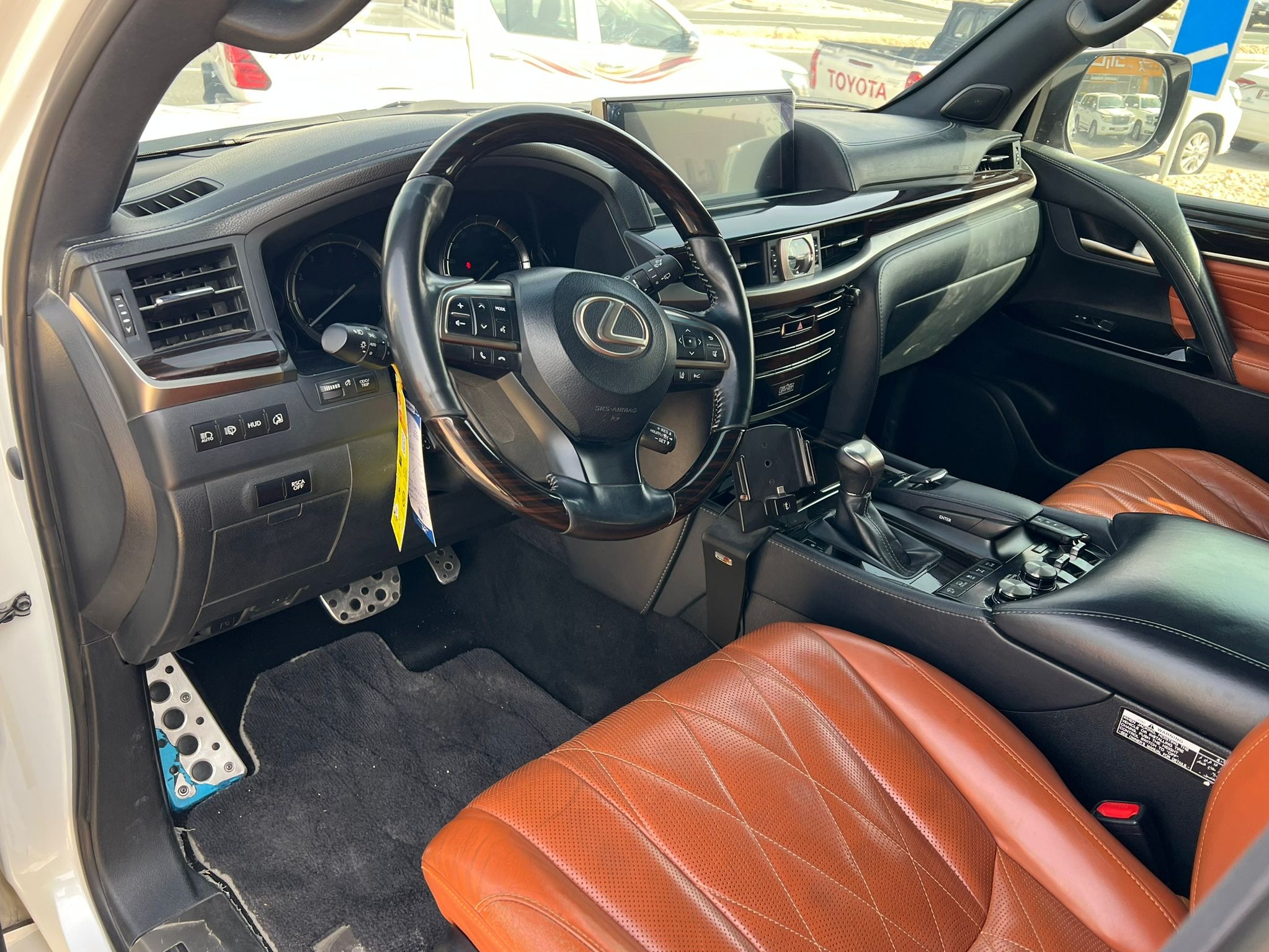 Lexus LX 570 S 2019 - Image 2